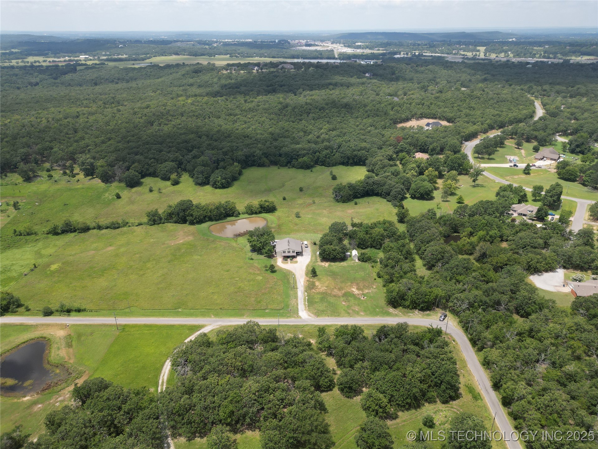 260 W Buttermilk Property Photo 3