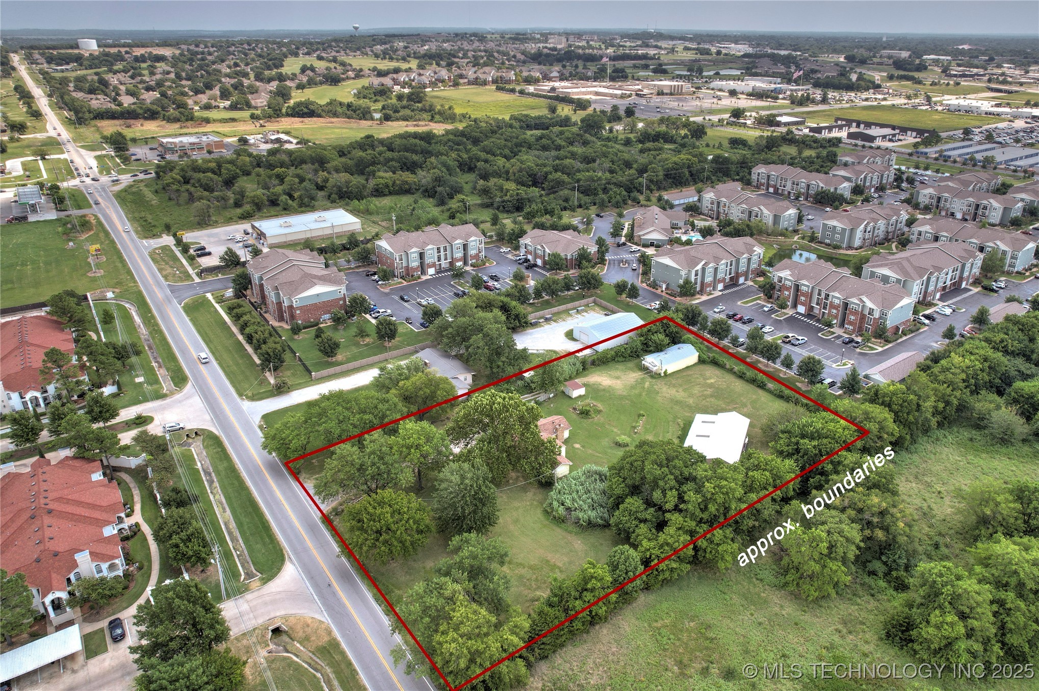 2435 W Omaha Street Property Photo 1