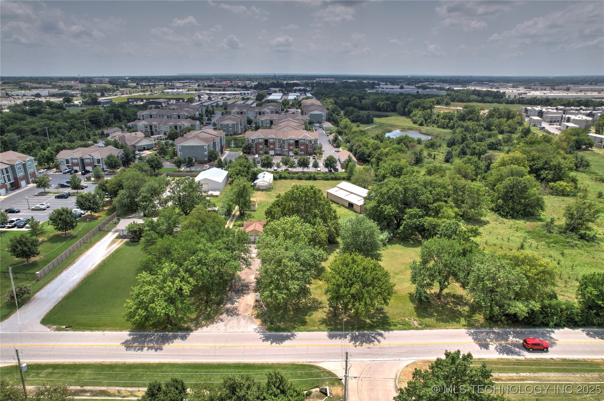 2435 W Omaha Street Property Photo 2