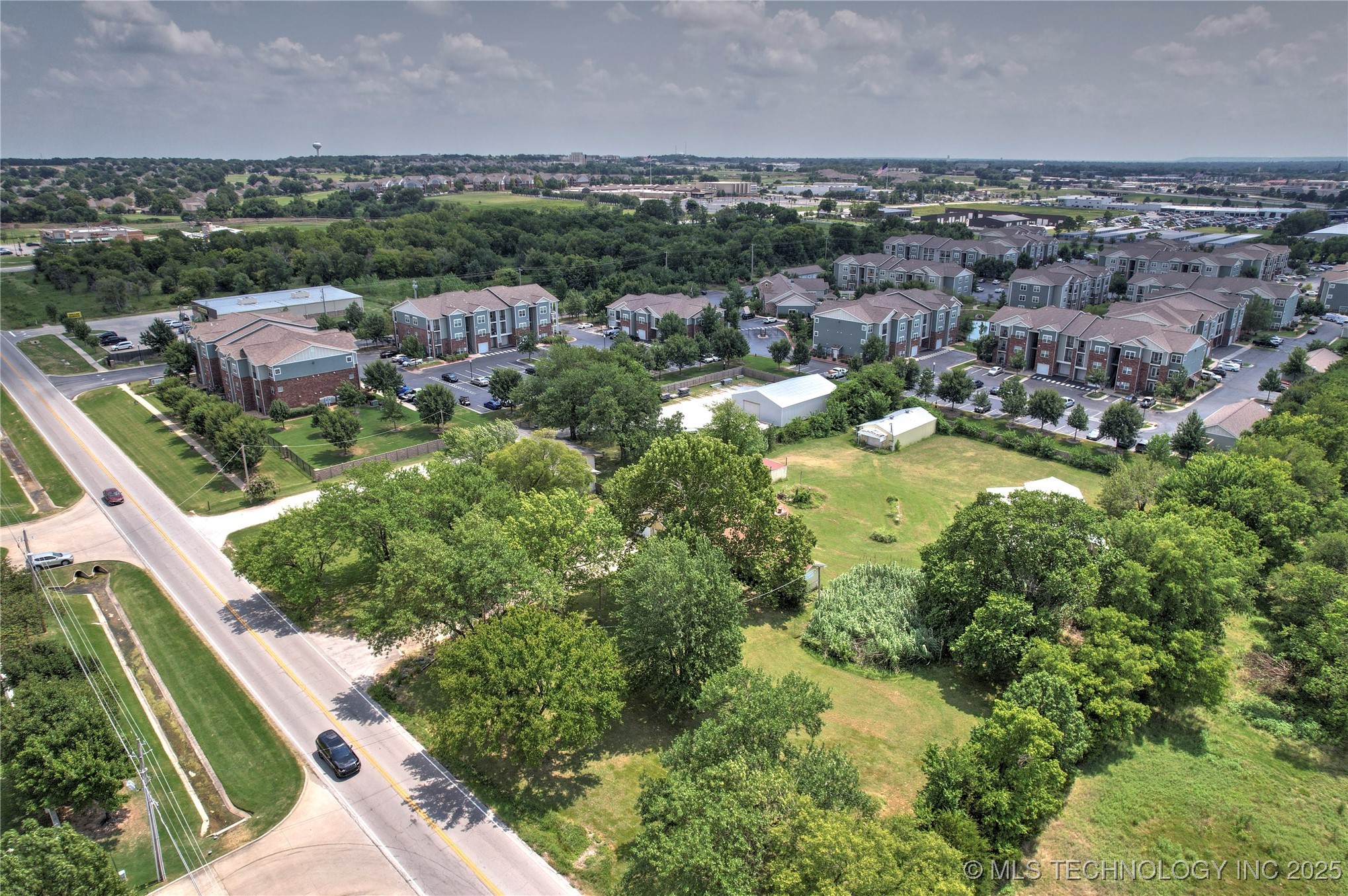 2435 W Omaha Street Property Photo 4