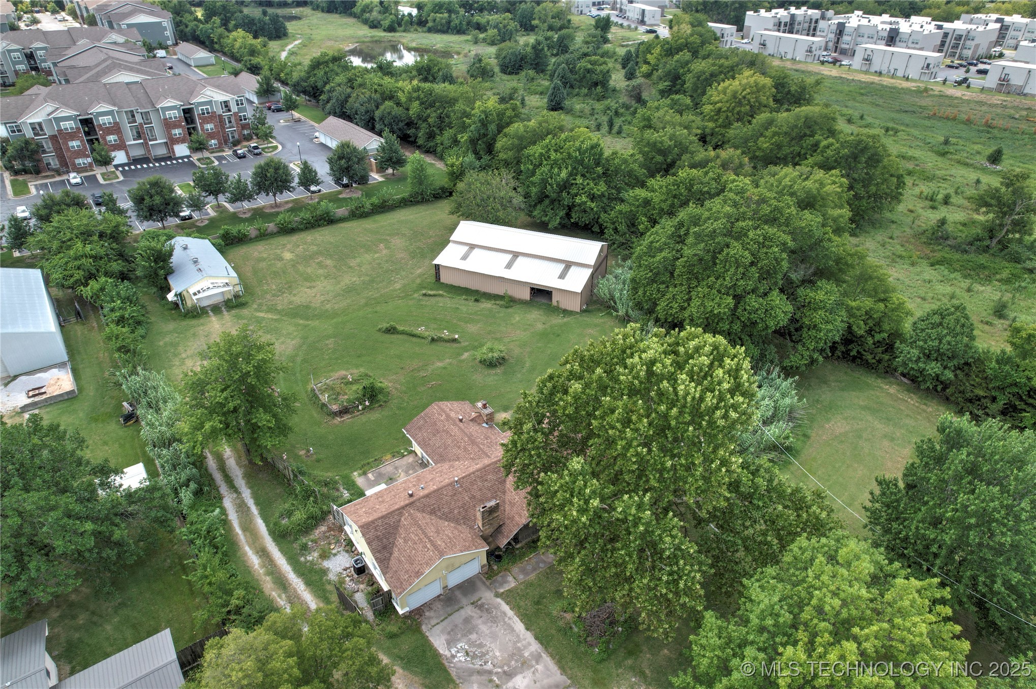 2435 W Omaha Street Property Photo 11