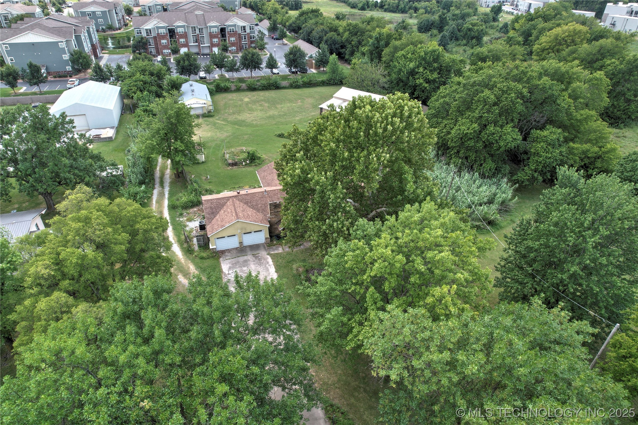 2435 W Omaha Street Property Photo 12