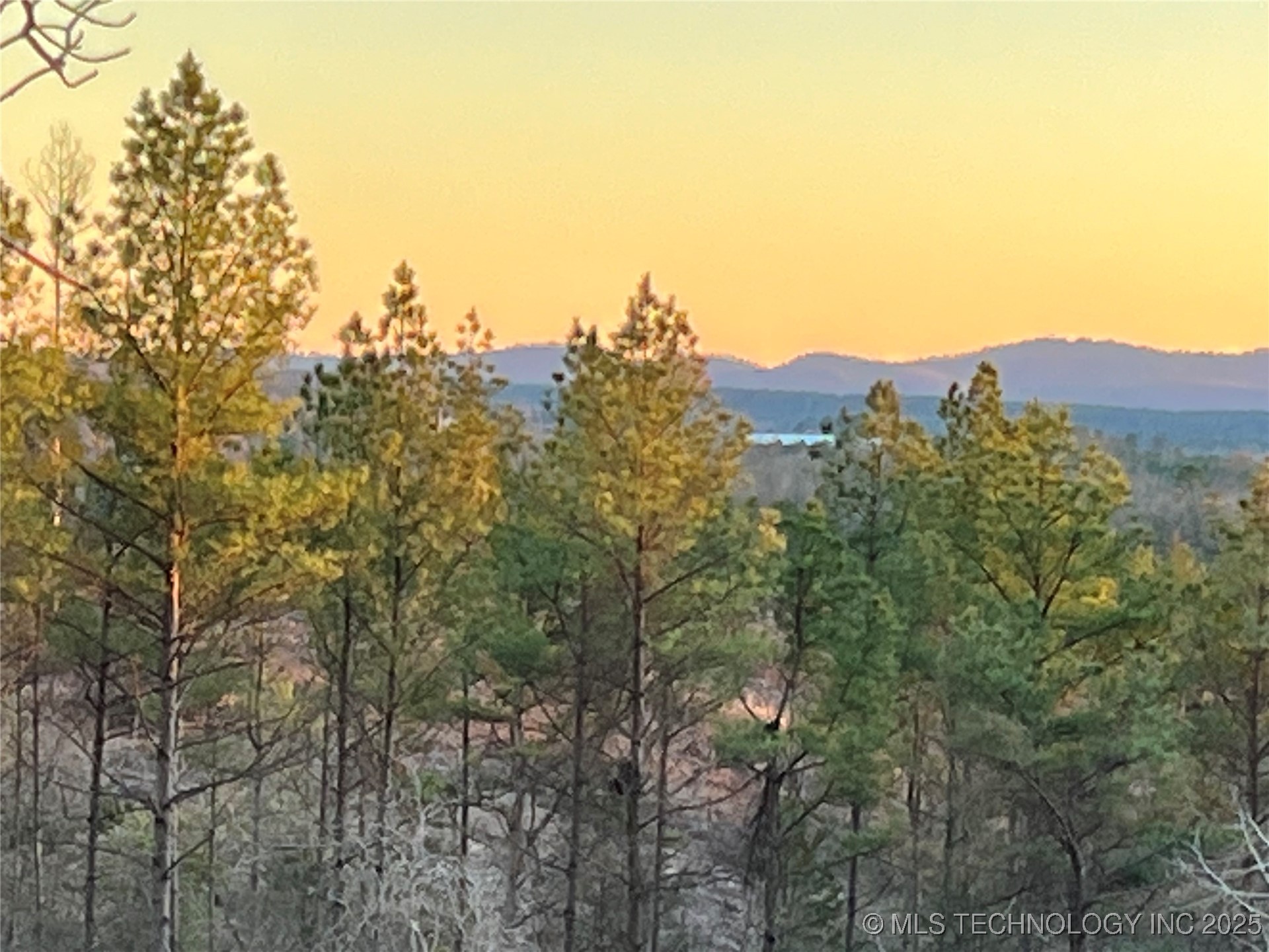 1 Riverside Property Photo 4