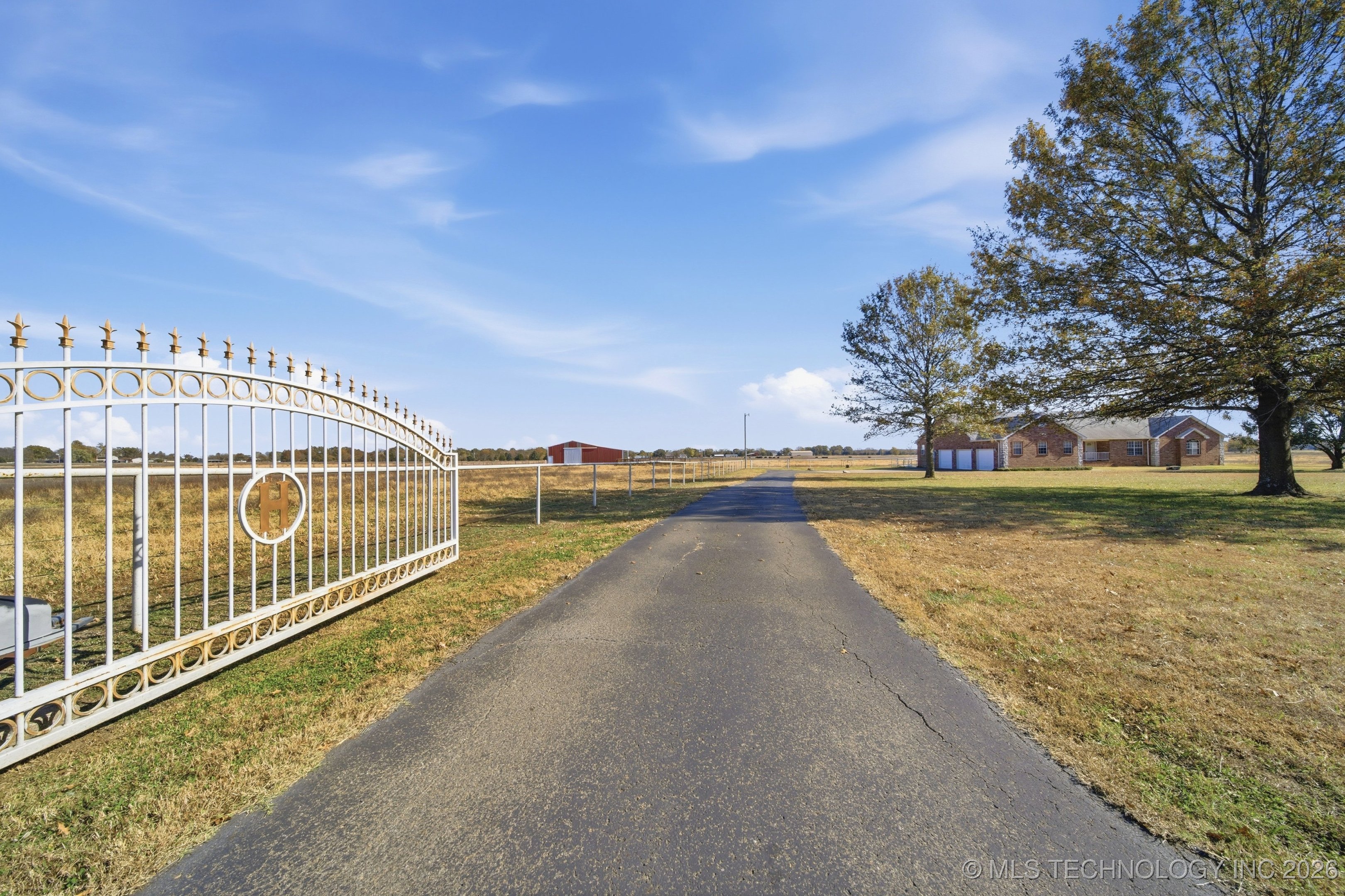 1 W 204th Street Property Photo 3