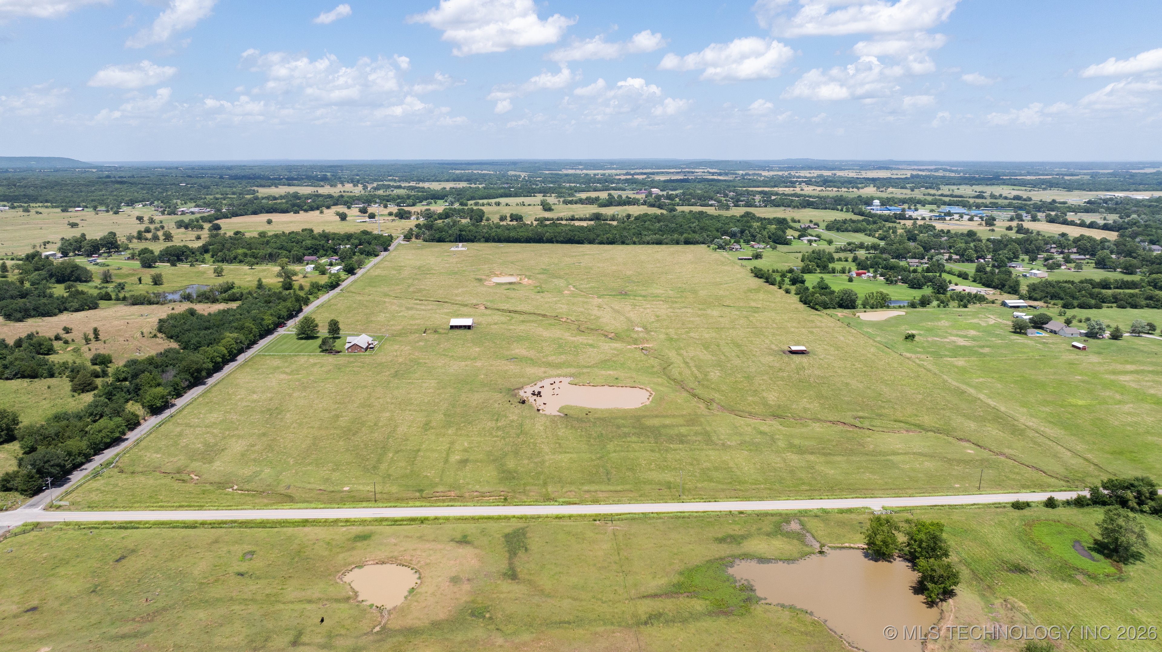 1 W 204th Street Property Photo 4