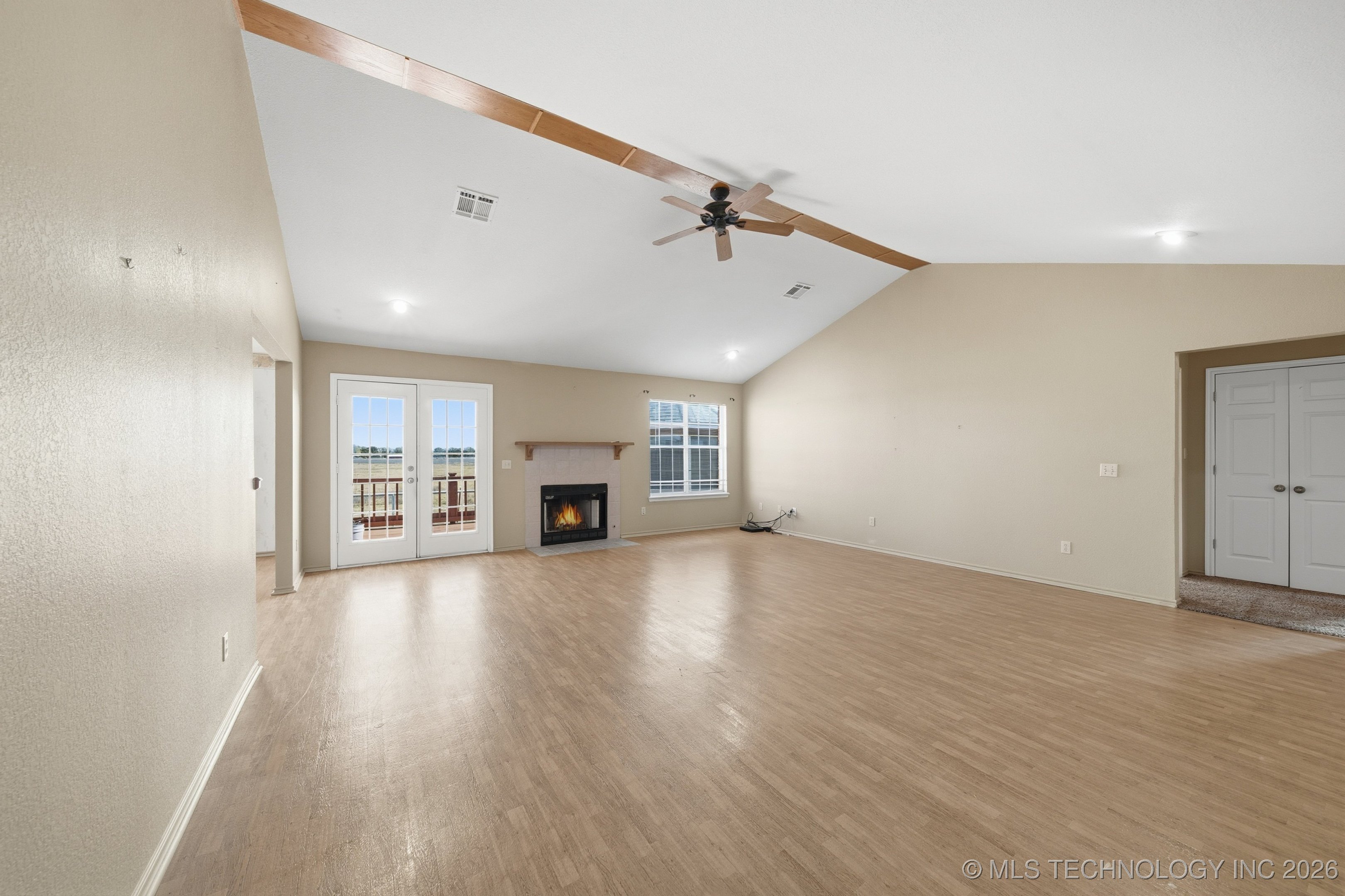 1 W 204th Street Property Photo 12