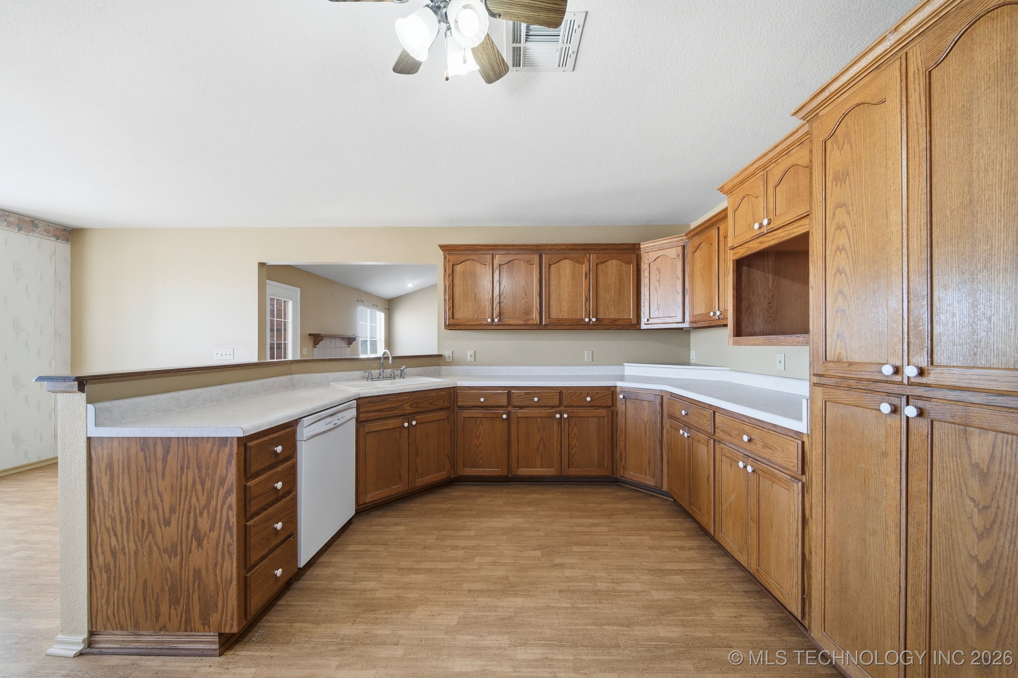 1 W 204th Street Property Photo 17