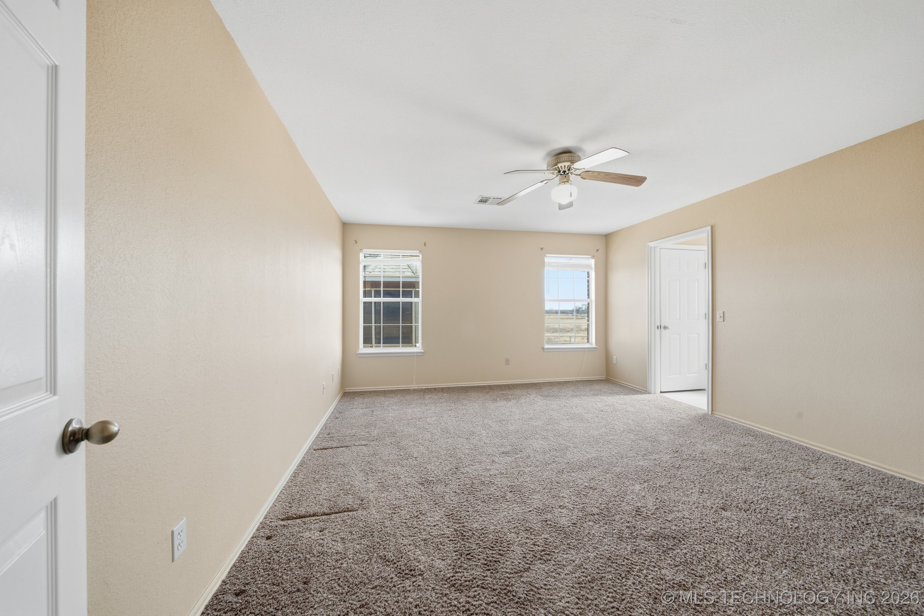 1 W 204th Street Property Photo 23