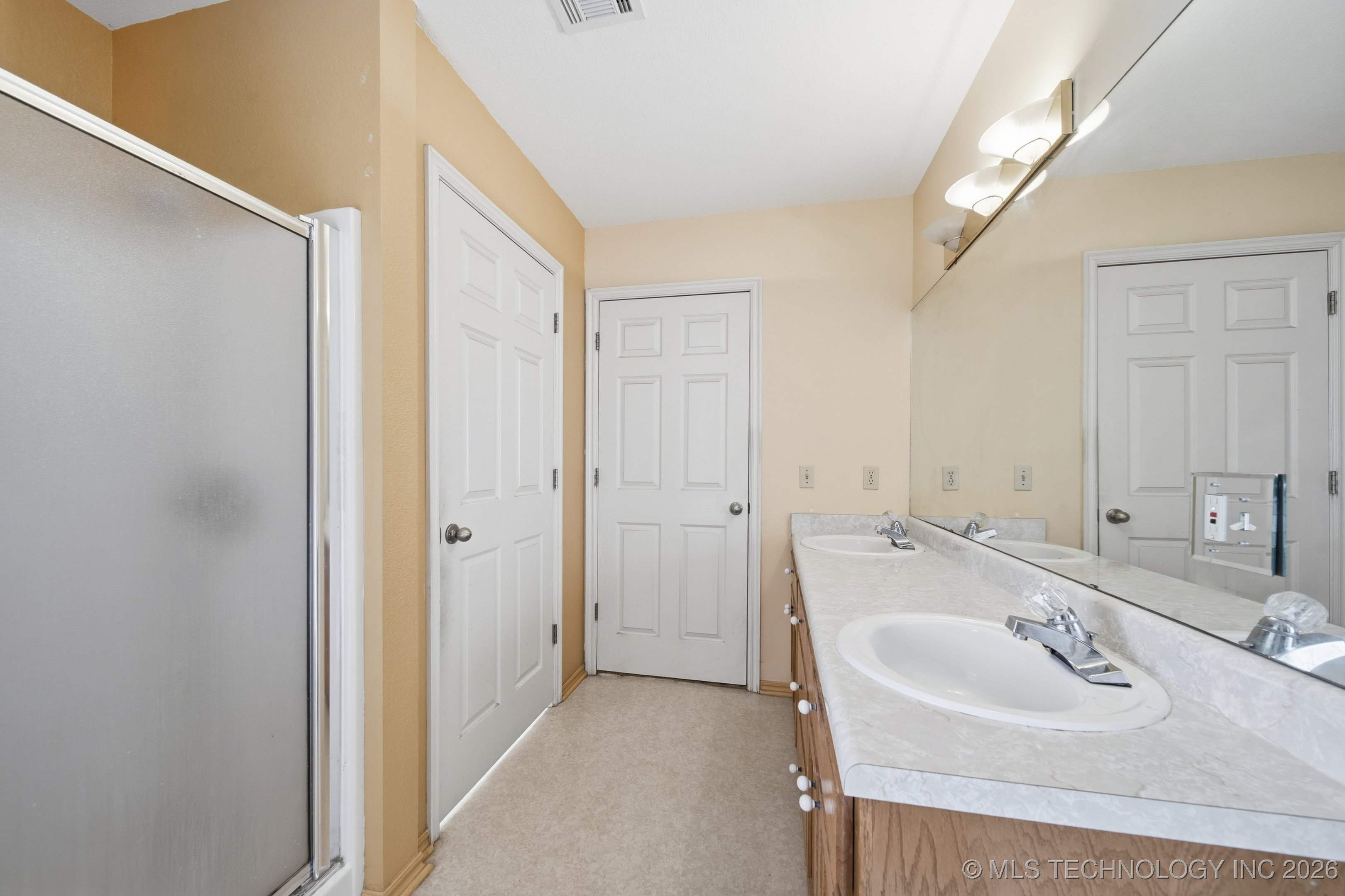 1 W 204th Street Property Photo 25