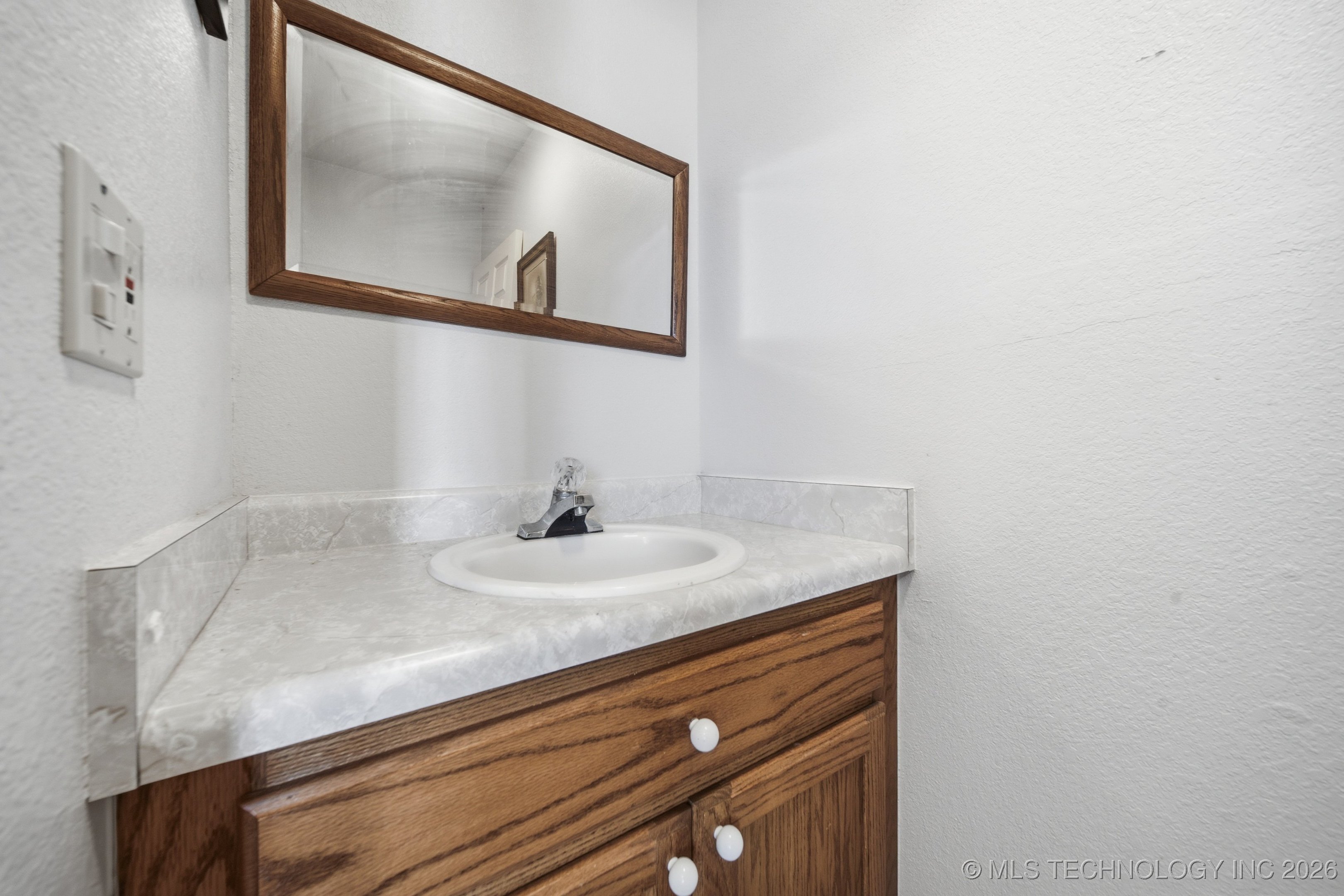 1 W 204th Street Property Photo 35