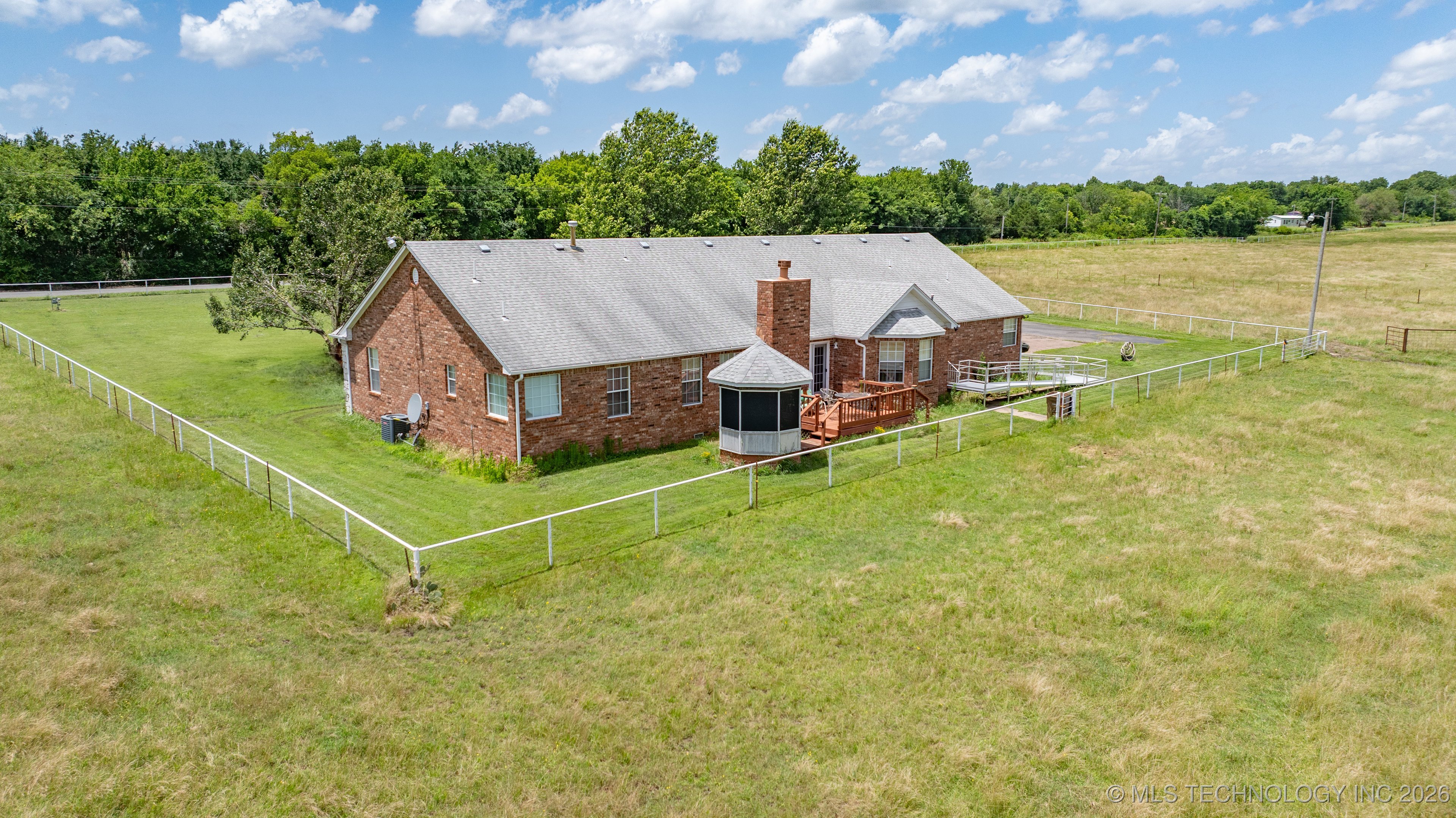 1 W 204th Street Property Photo 38