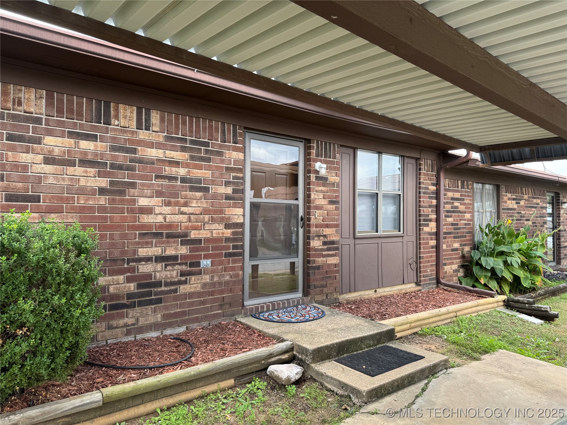 1626 N Cedar Loop Property Photo 1