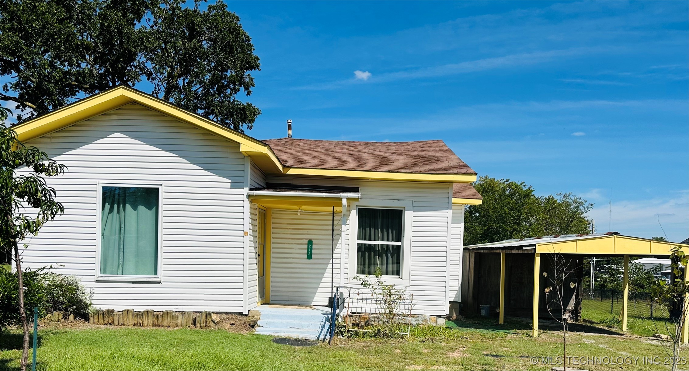 213 W Monroe Avenue Property Photo 2