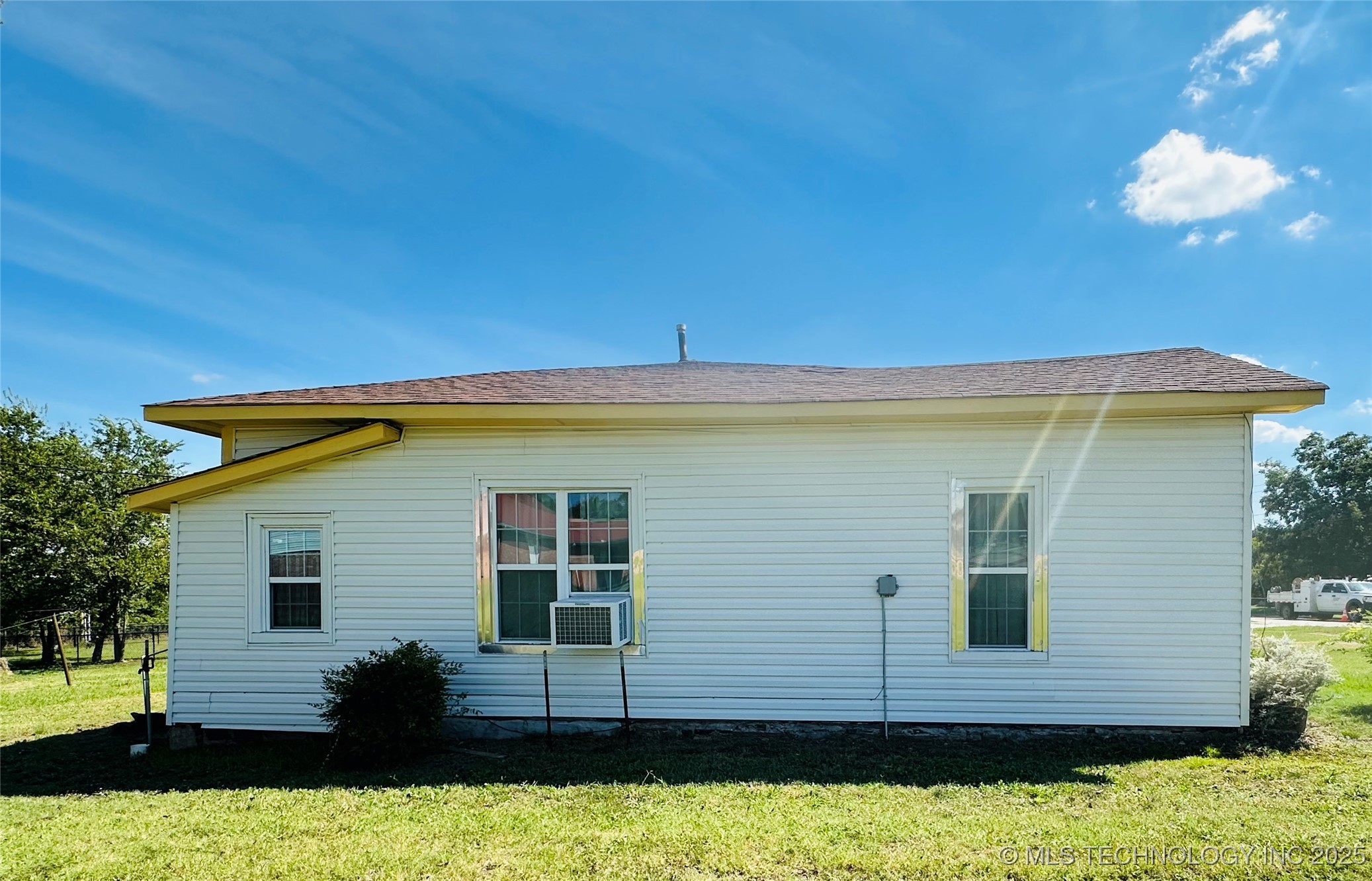 213 W Monroe Avenue Property Photo 4