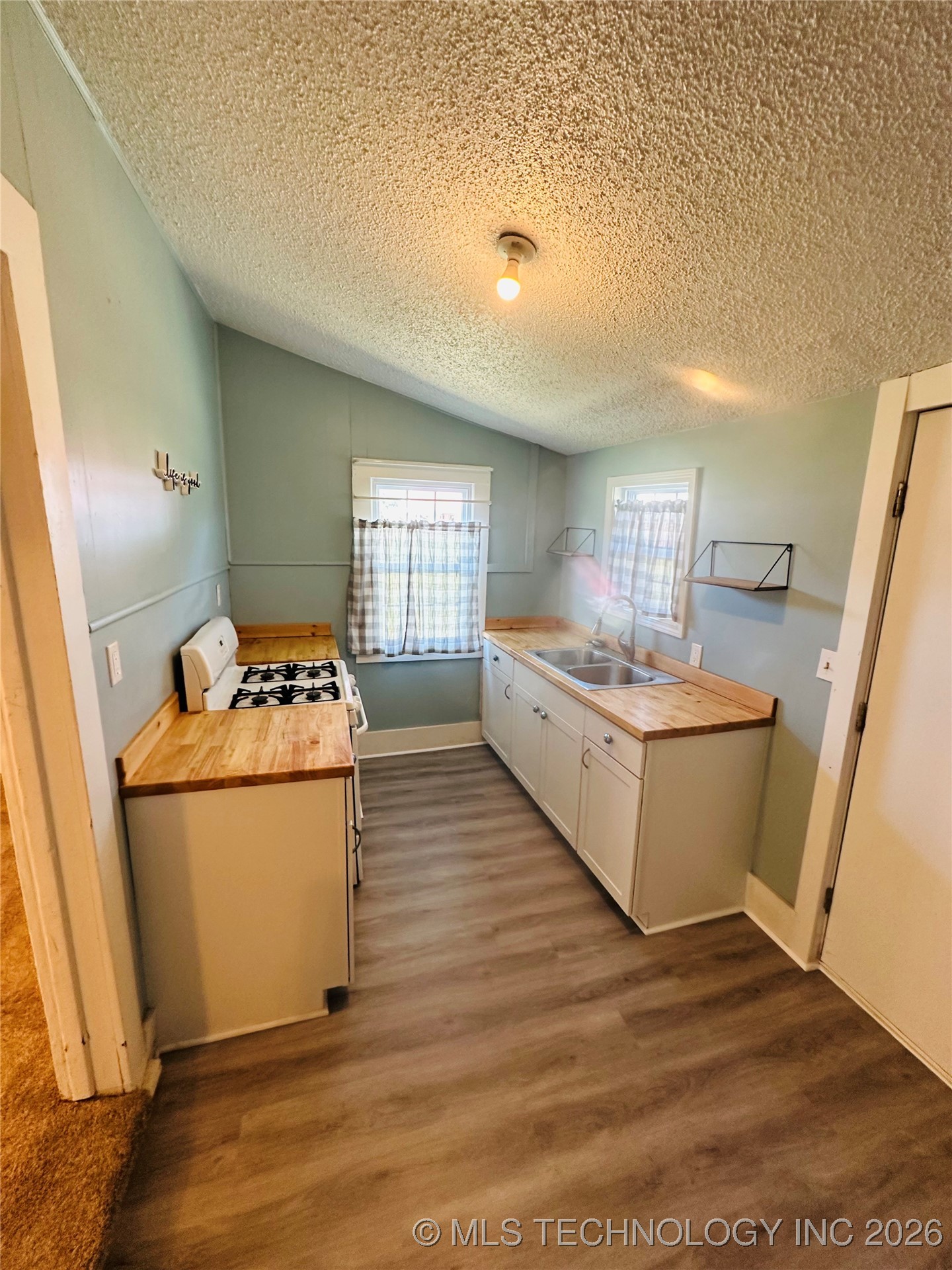 213 W Monroe Avenue Property Photo 11