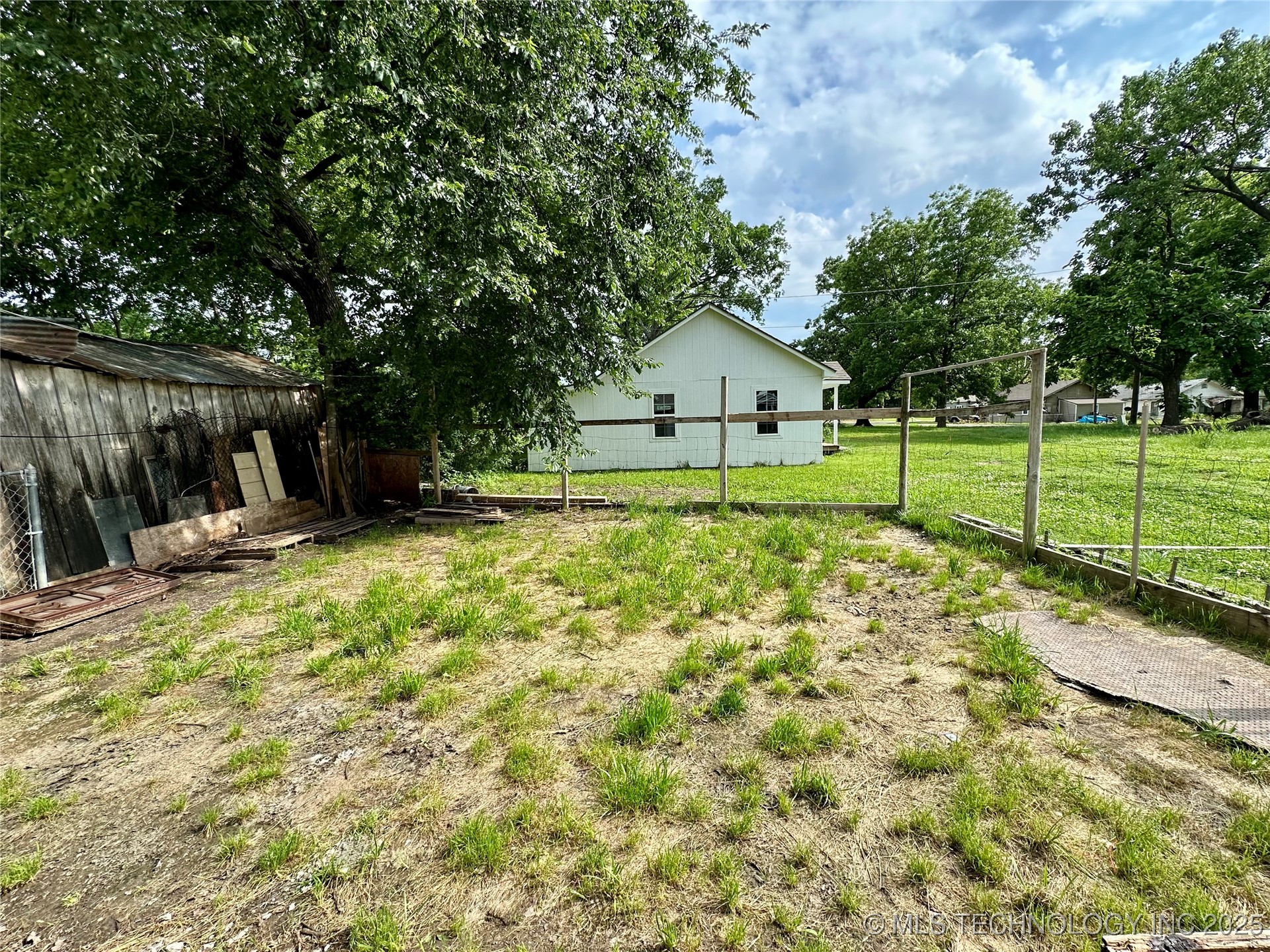 729 W 13th Property Photo 7