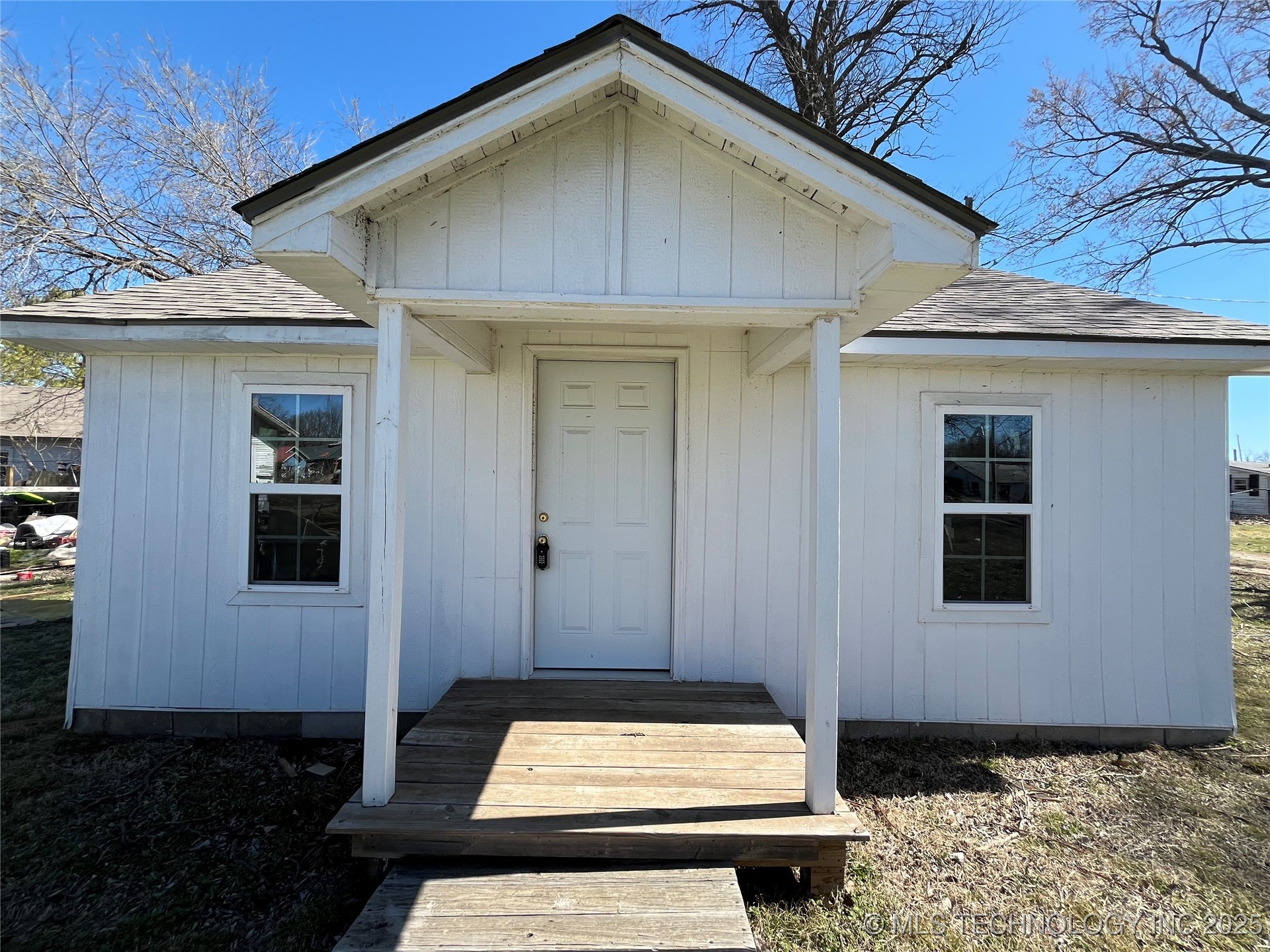 729 W 13th Property Photo 12