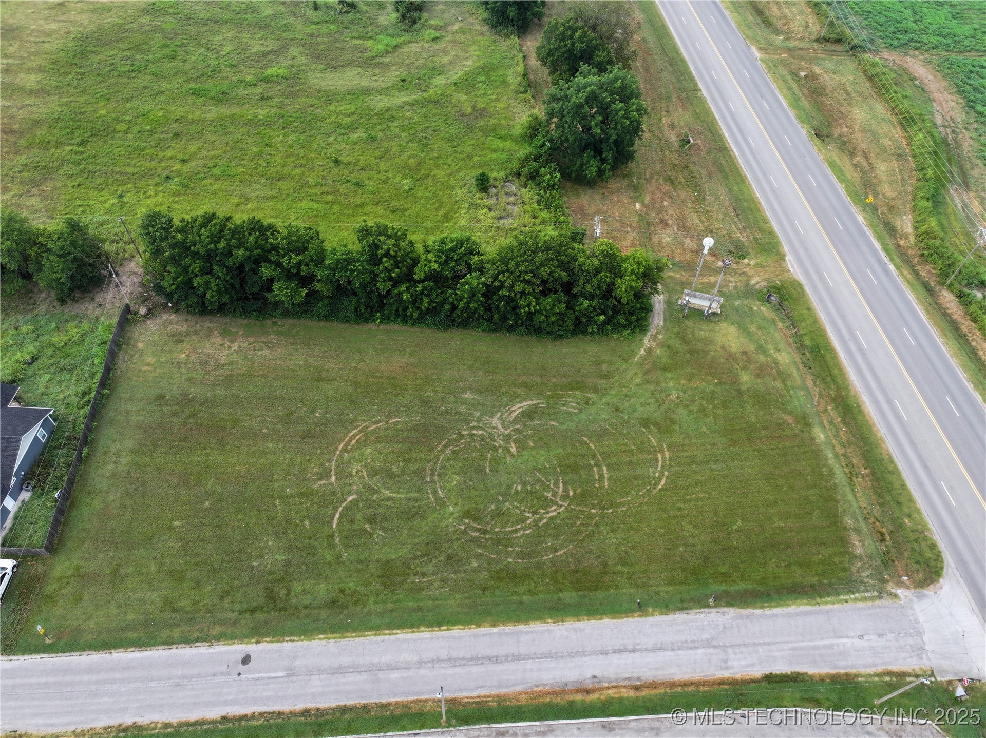 2795 S Us Hwy 77 Property Photo 2