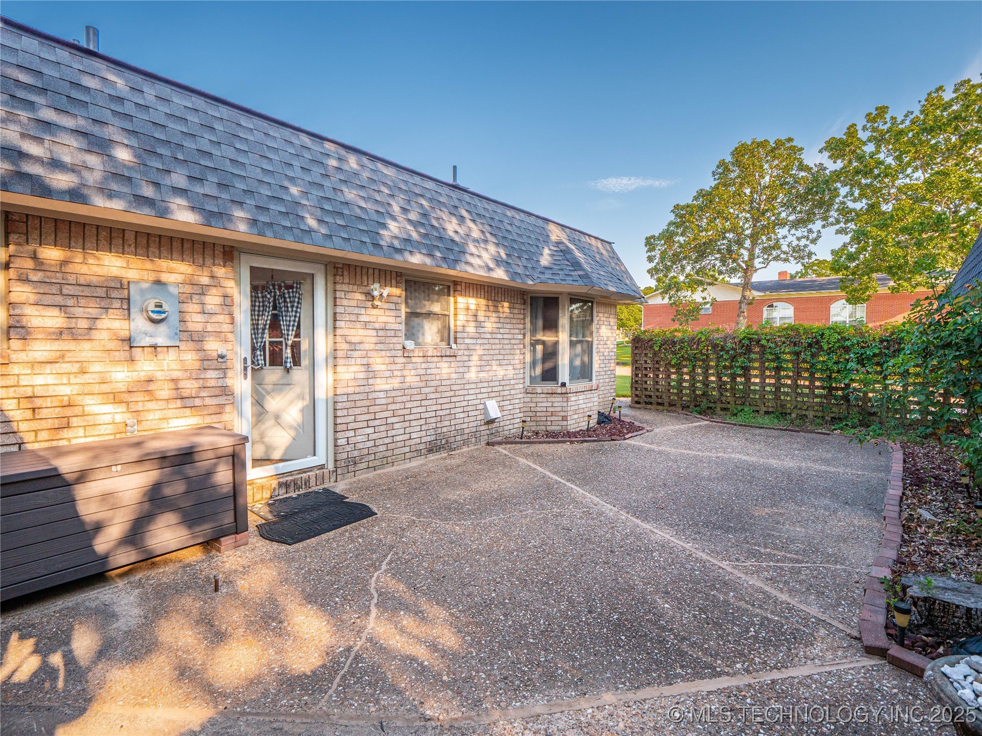 1813 Mockingbird Property Photo 11