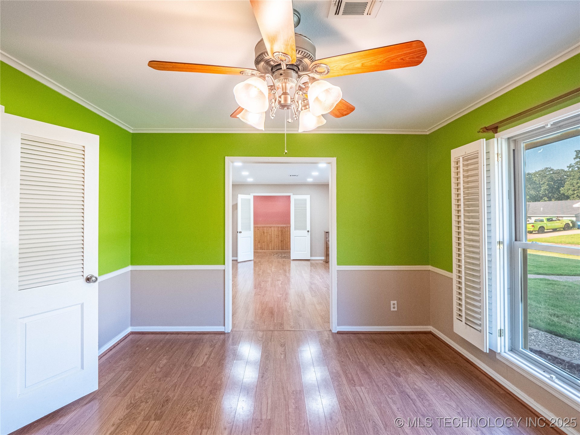 1813 Mockingbird Property Photo 22