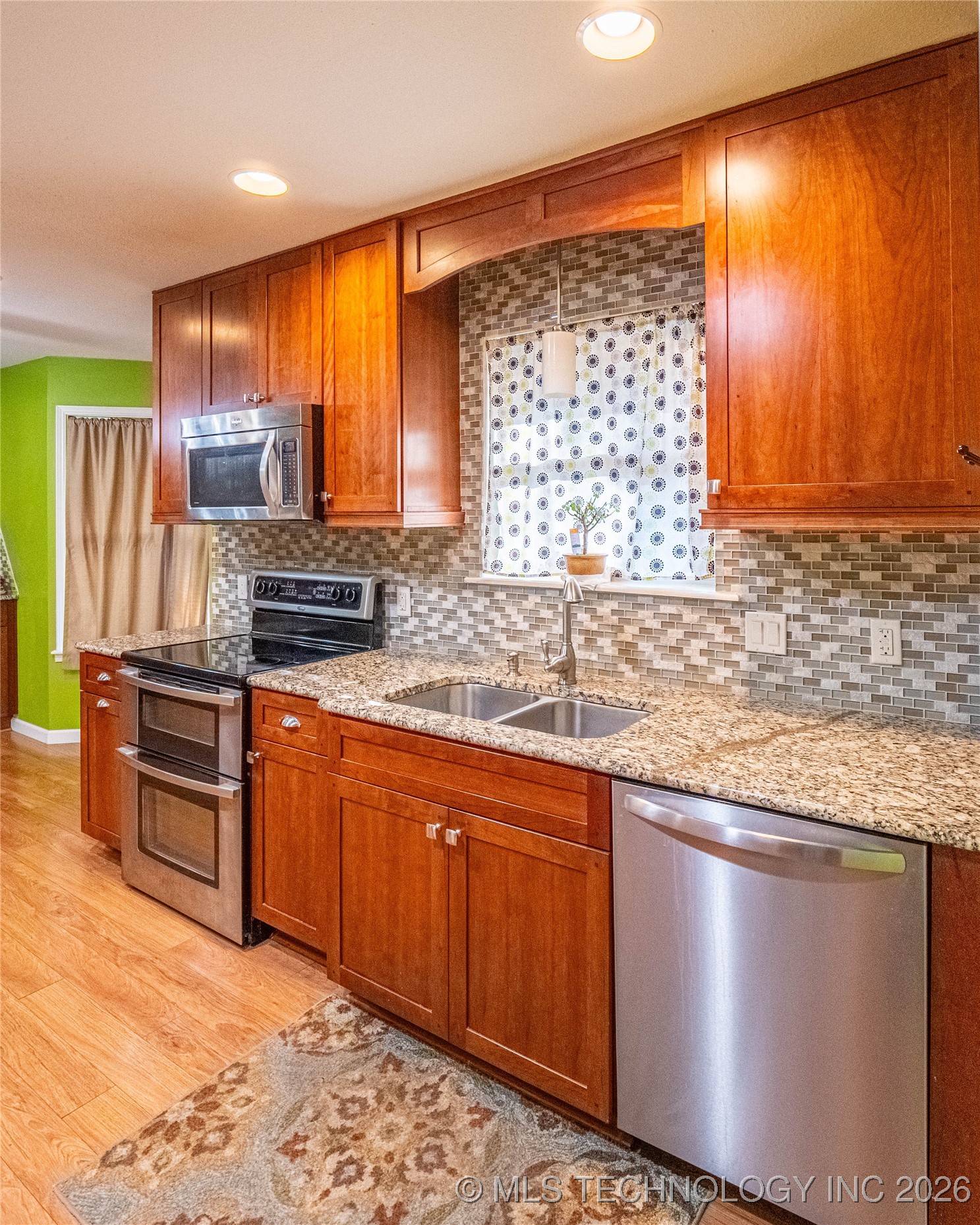 1813 Mockingbird Property Photo 27