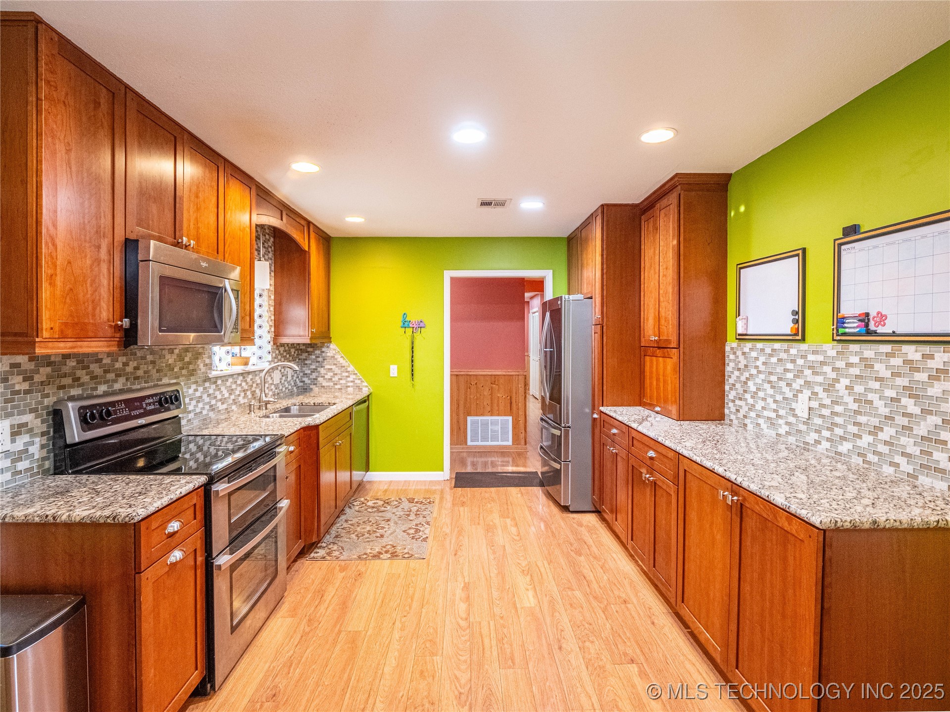 1813 Mockingbird Property Photo 31