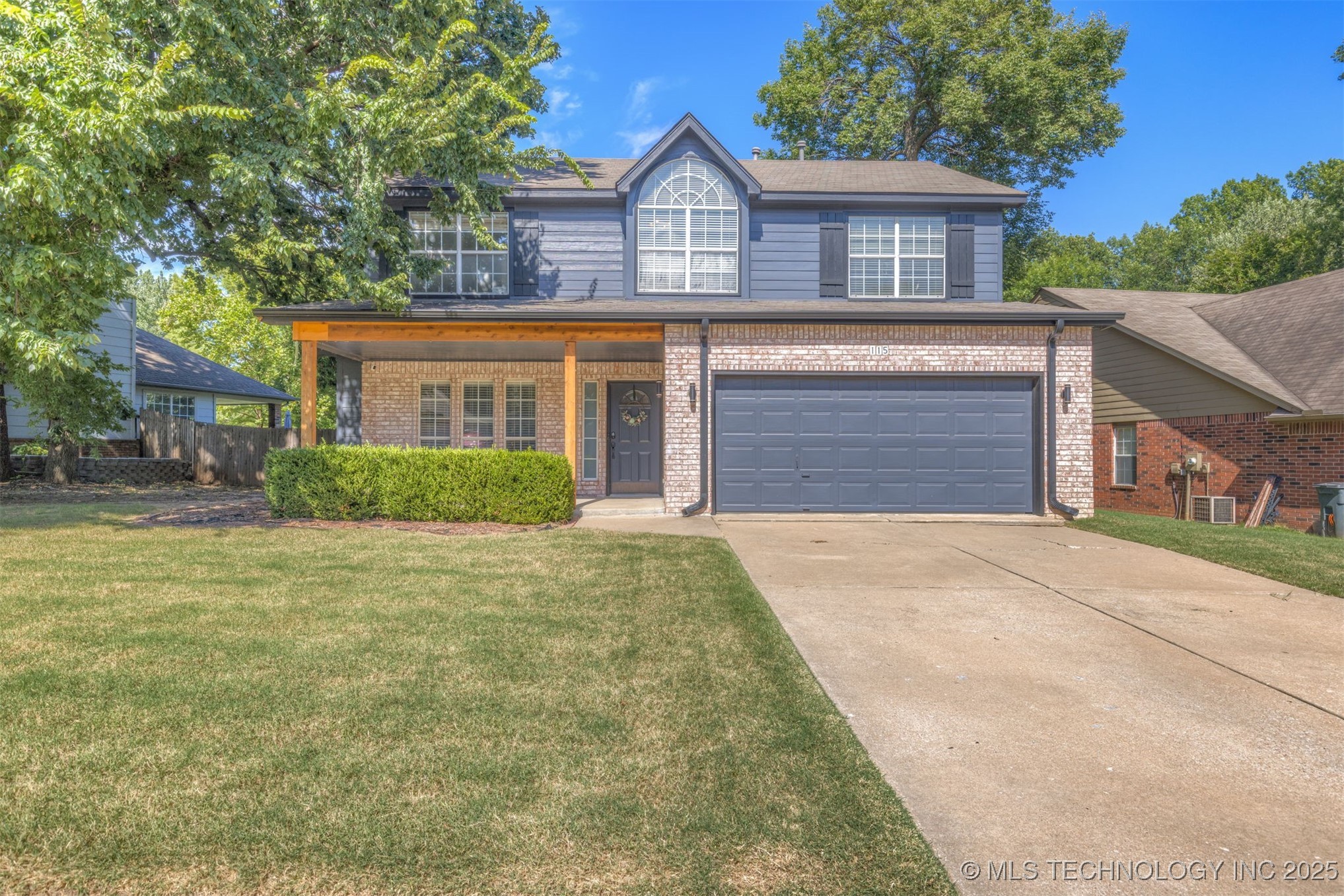 115 S Redbud Place Property Photo 1