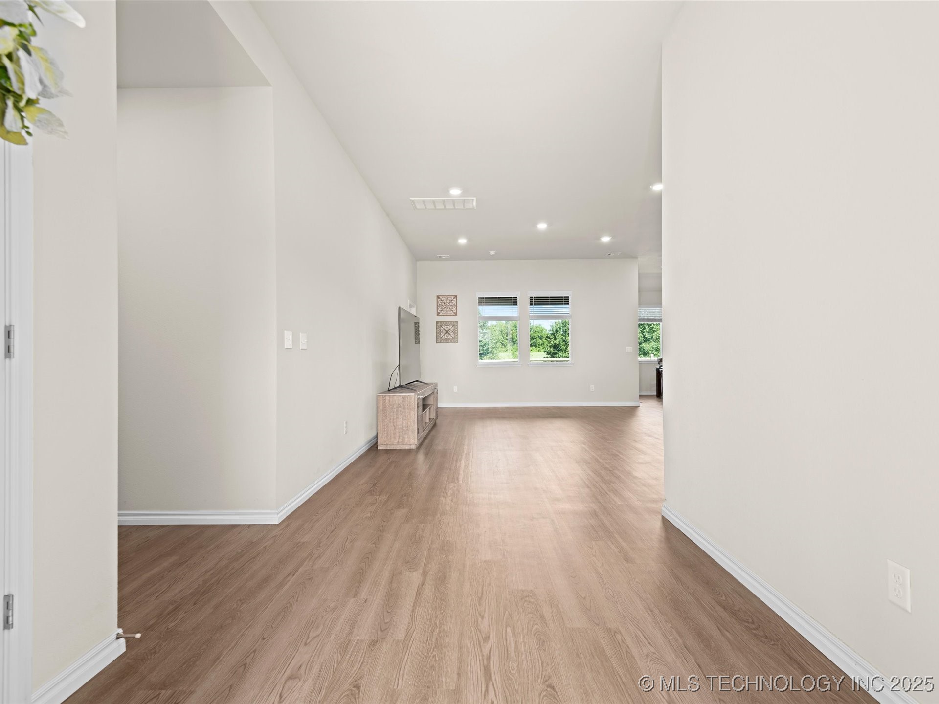 1507 Foxtail Park Lane Property Photo 4