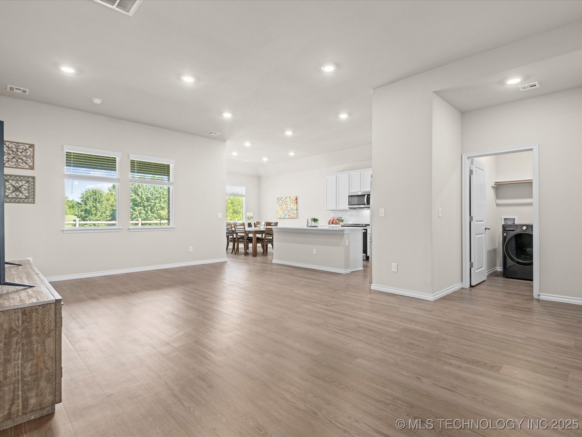 1507 Foxtail Park Lane Property Photo 5