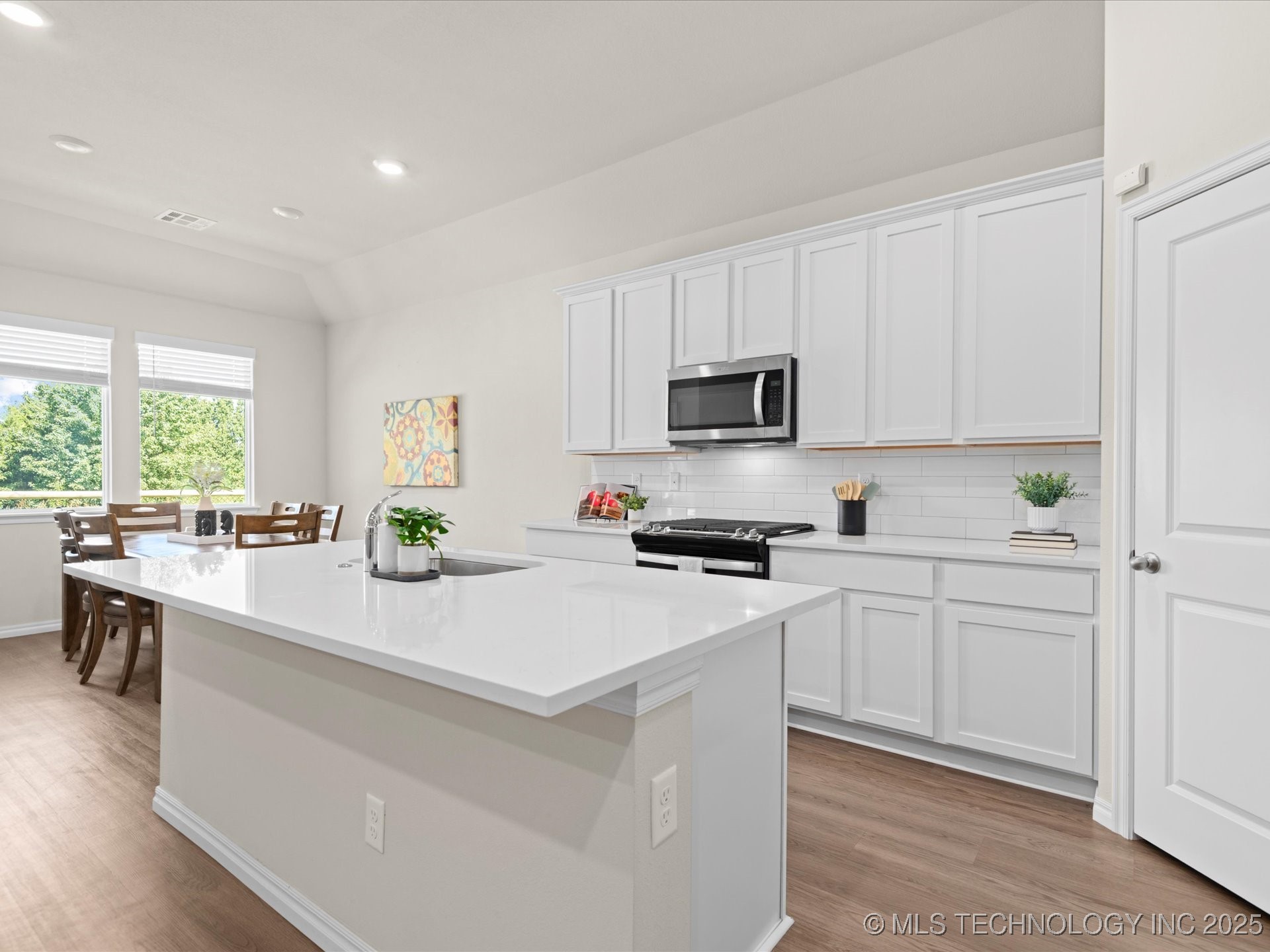 1507 Foxtail Park Lane Property Photo 7