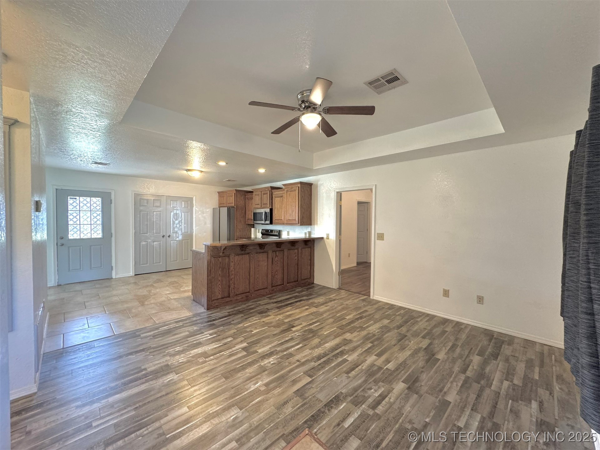 1306 W 17th Property Photo 3