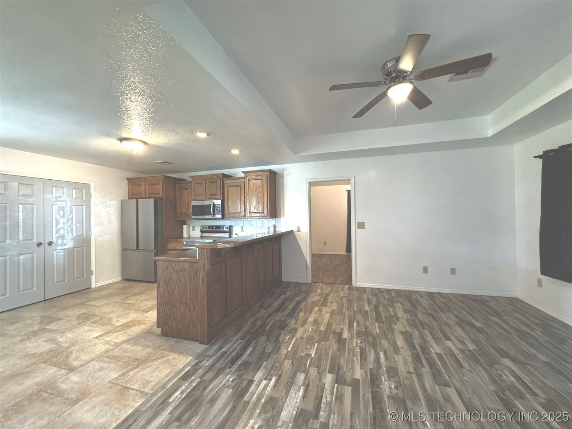 1306 W 17th Property Photo 4