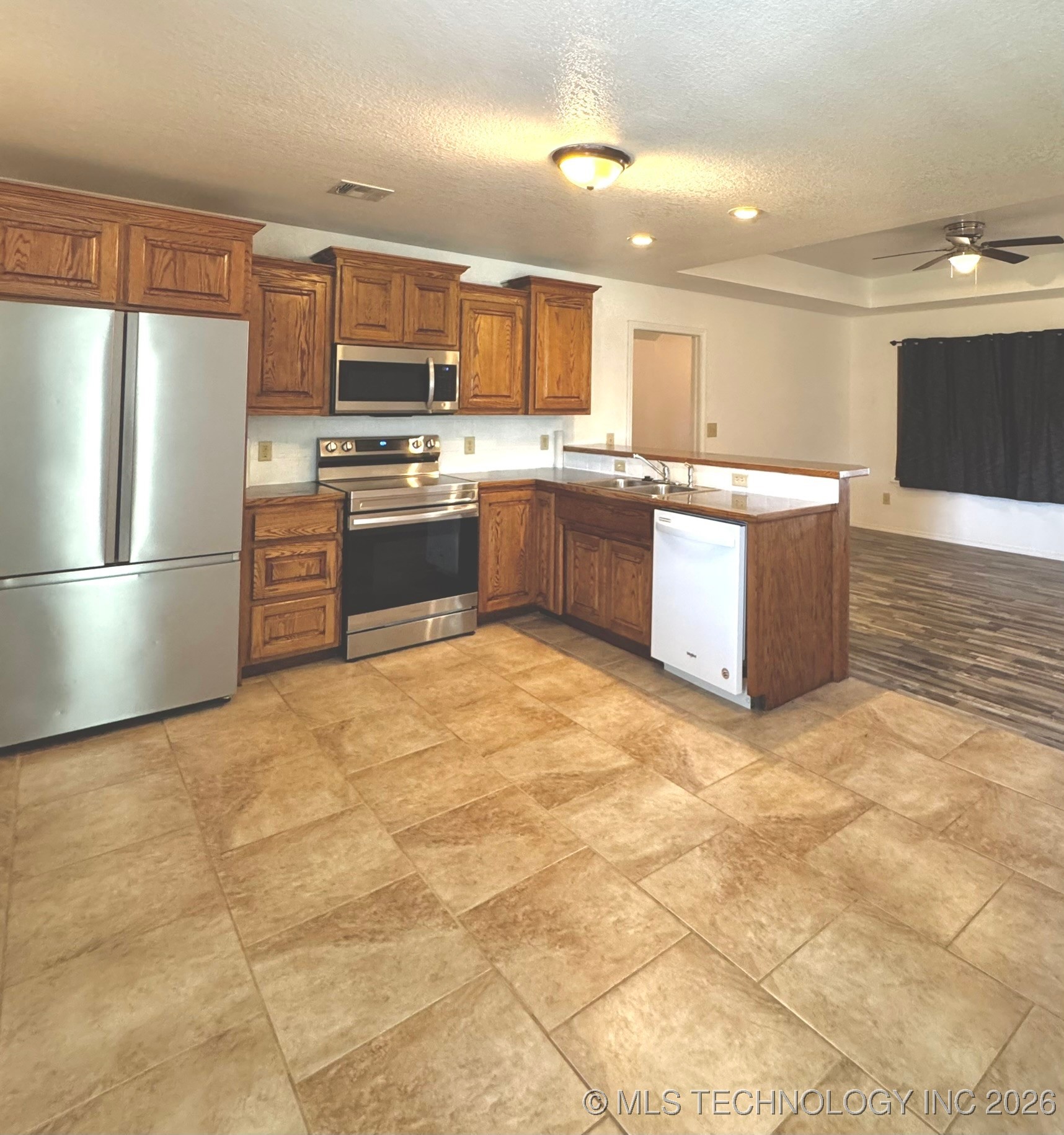 1306 W 17th Property Photo 6