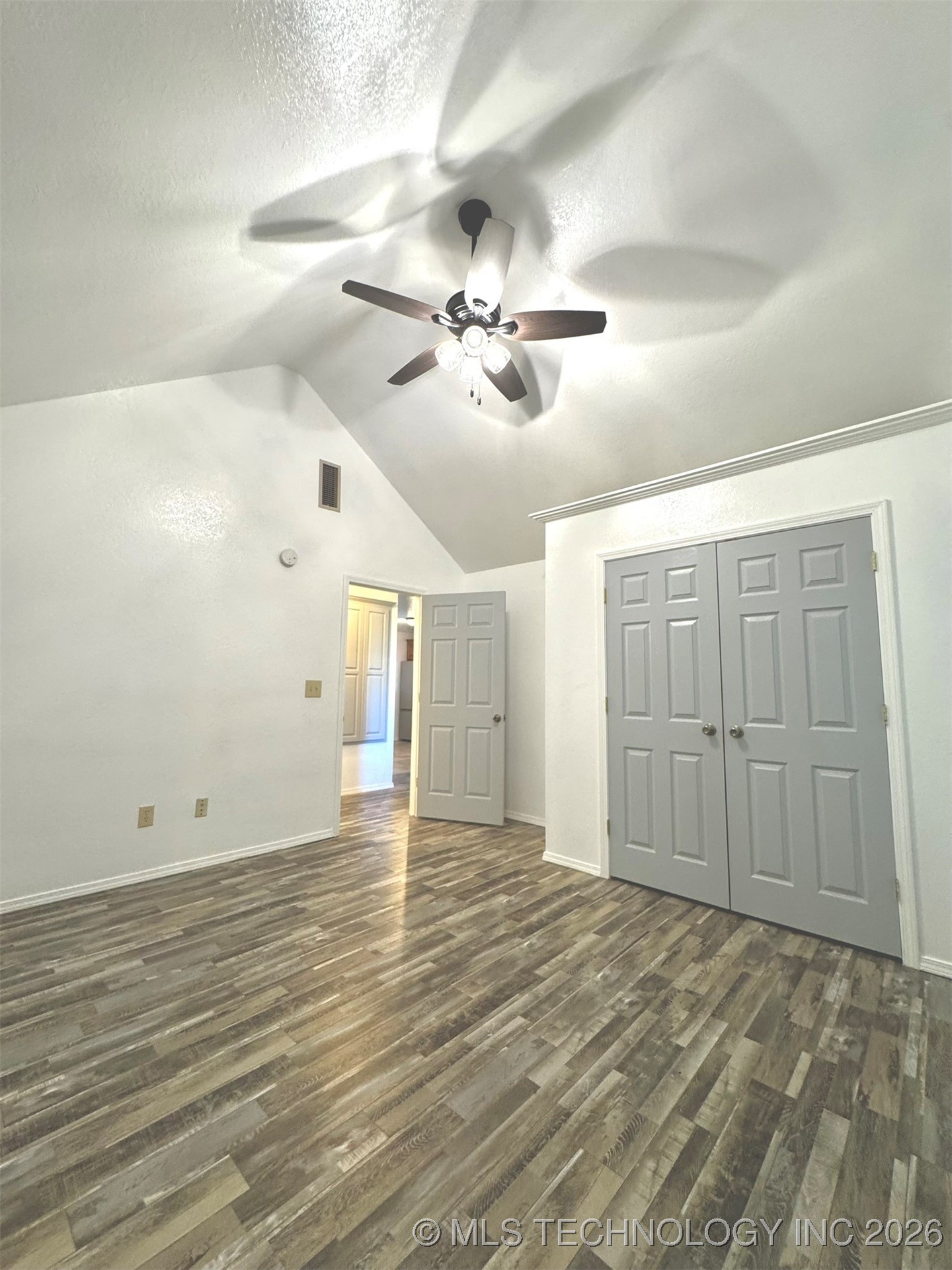 1306 W 17th Property Photo 9