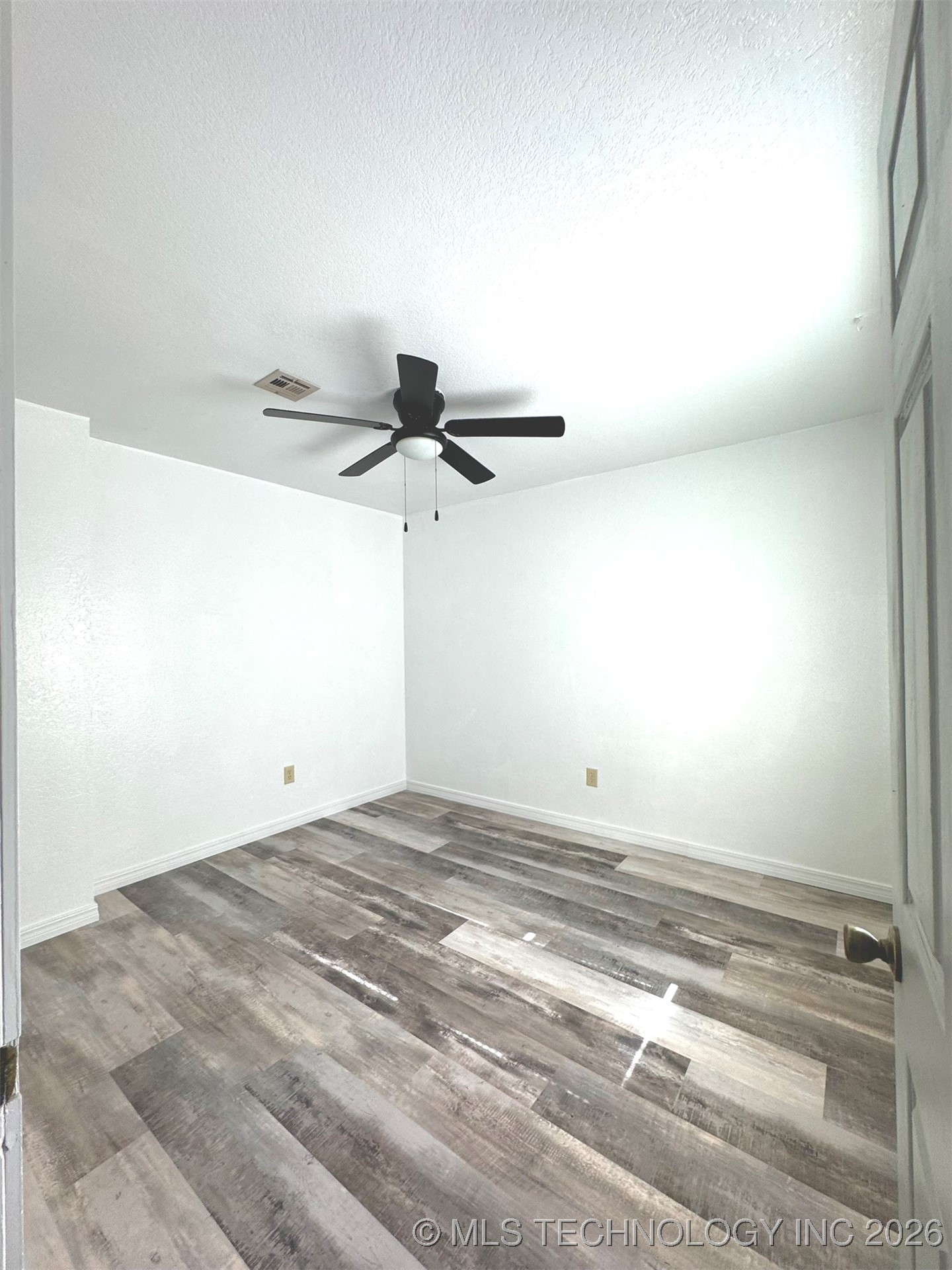 1306 W 17th Property Photo 12