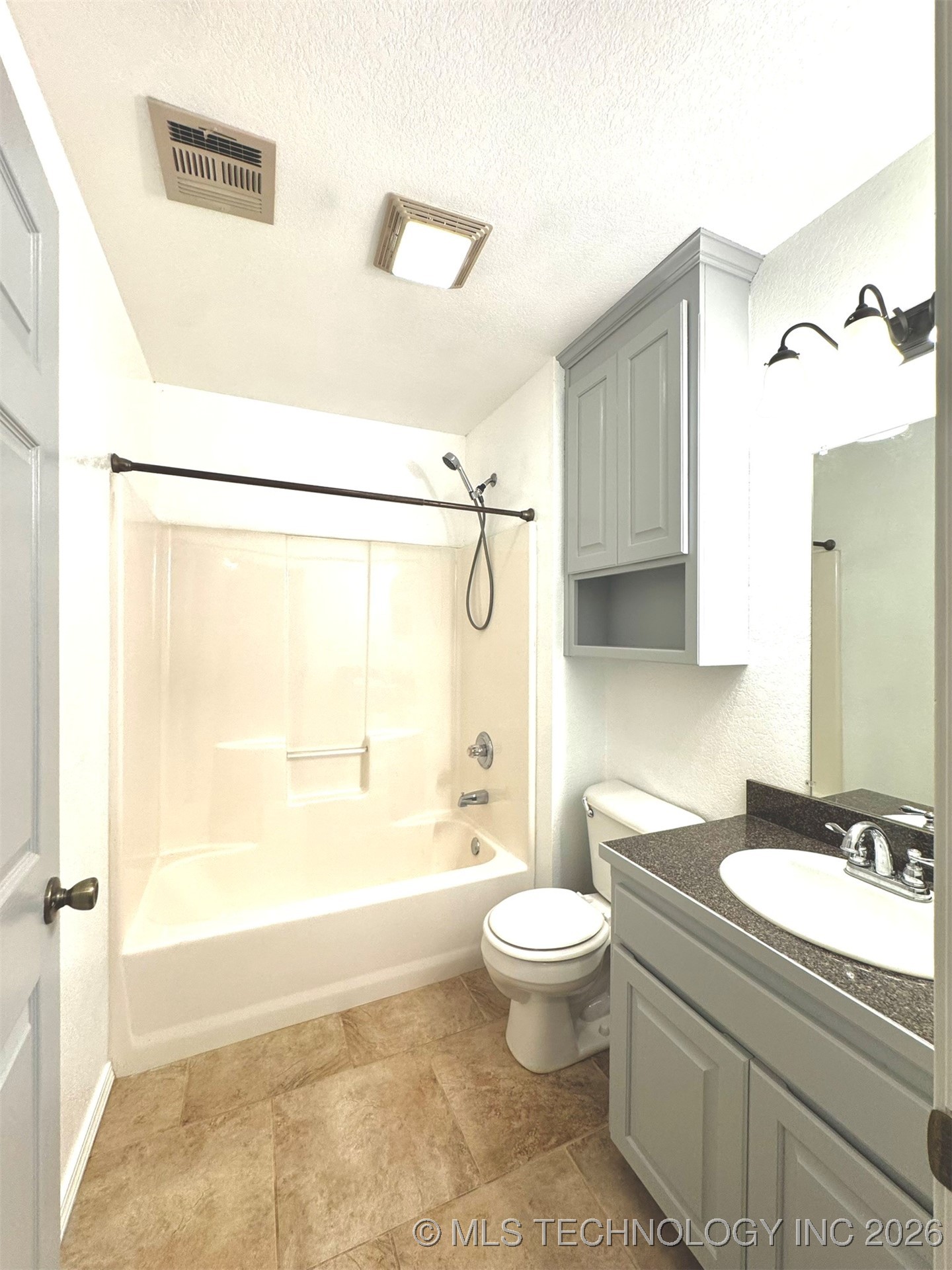 1306 W 17th Property Photo 13