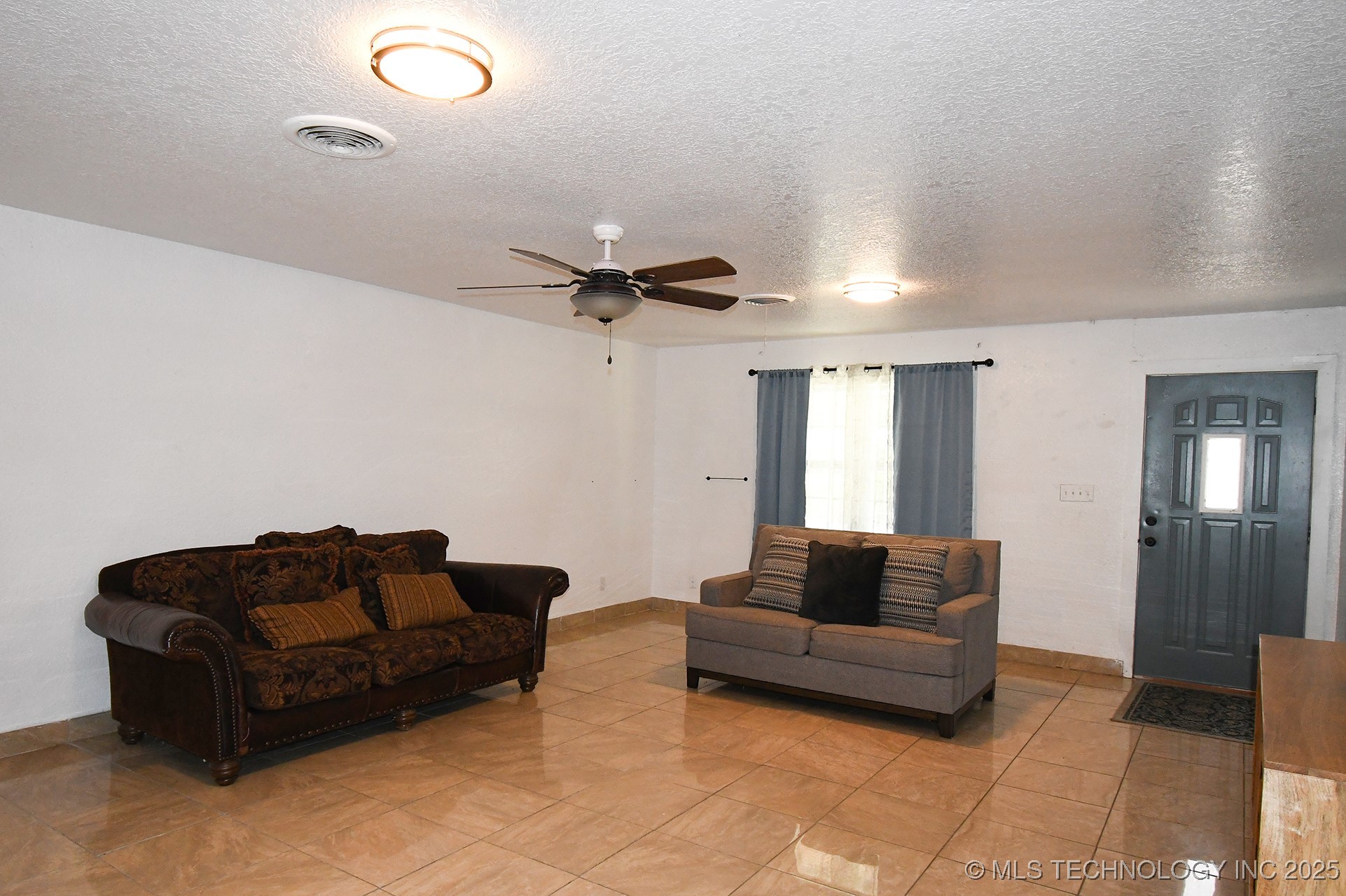 107903 S 4570 Road Property Photo 6