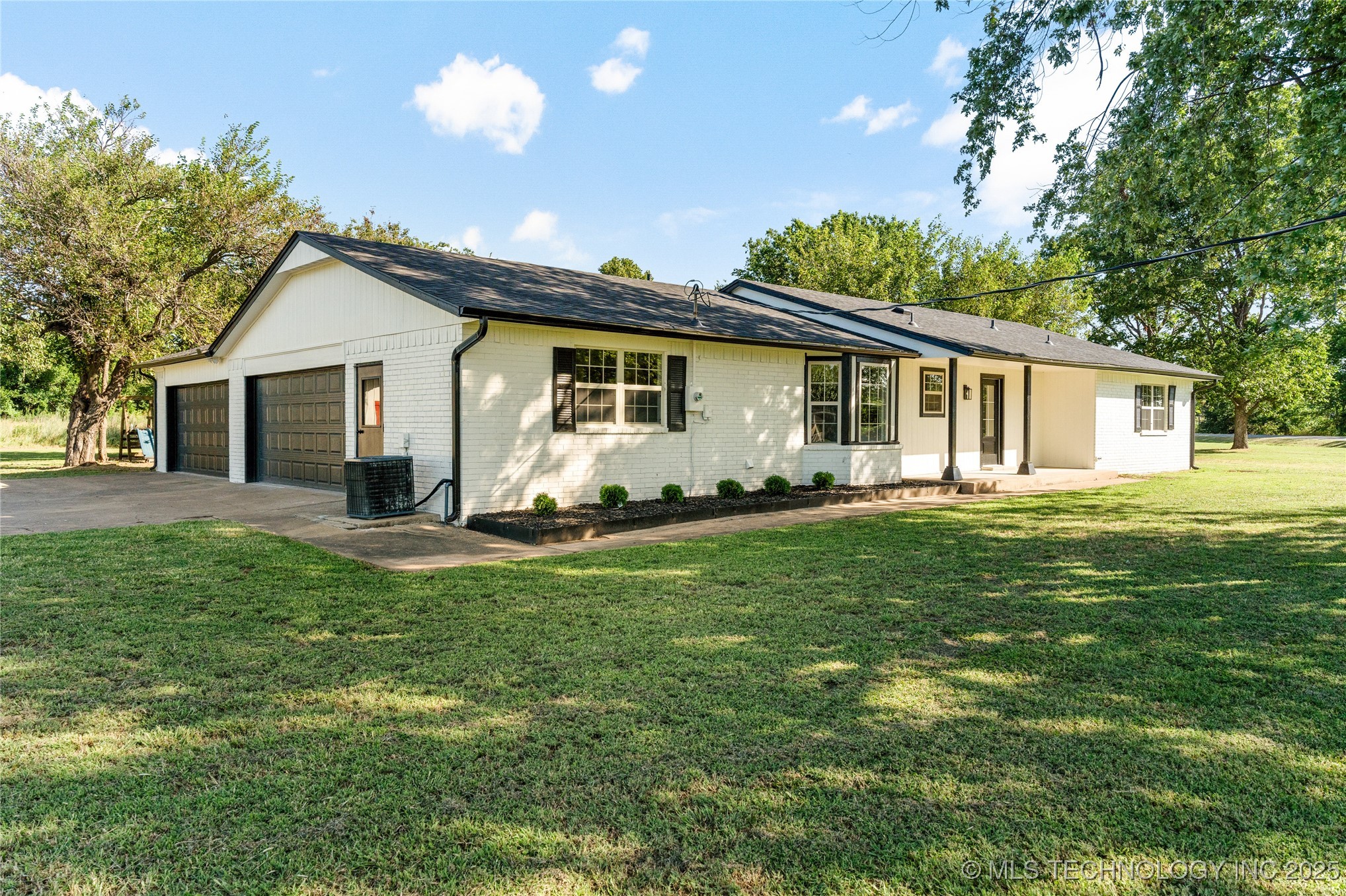 7425 E Oologah Place Property Photo 2
