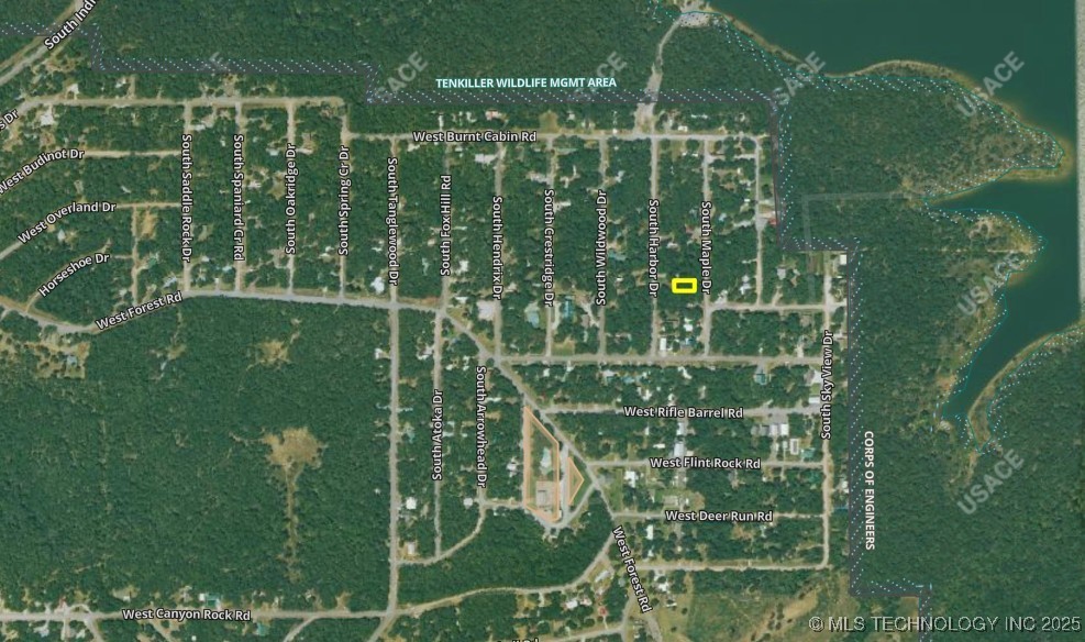 S Maple Drive Property Photo 4