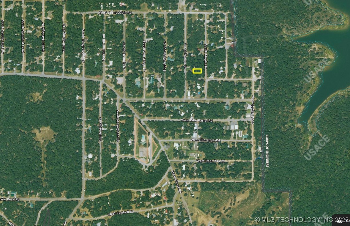 S Maple Drive Property Photo 5