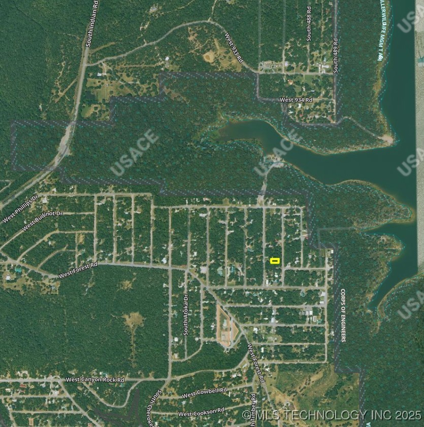 S Maple Drive Property Photo 6