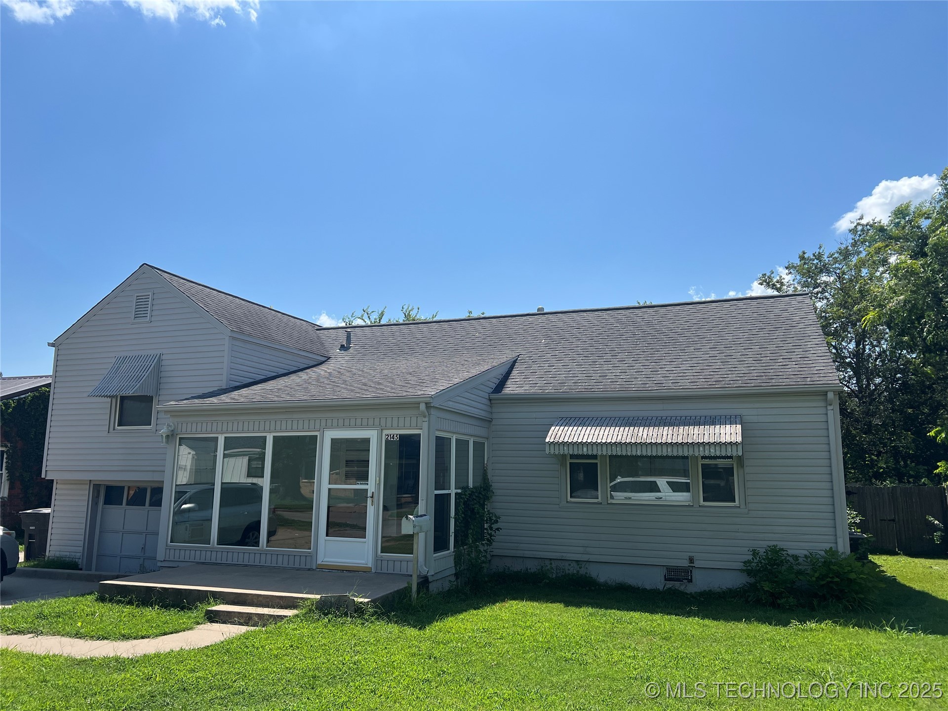 2145 S Dewey Avenue Property Photo 1