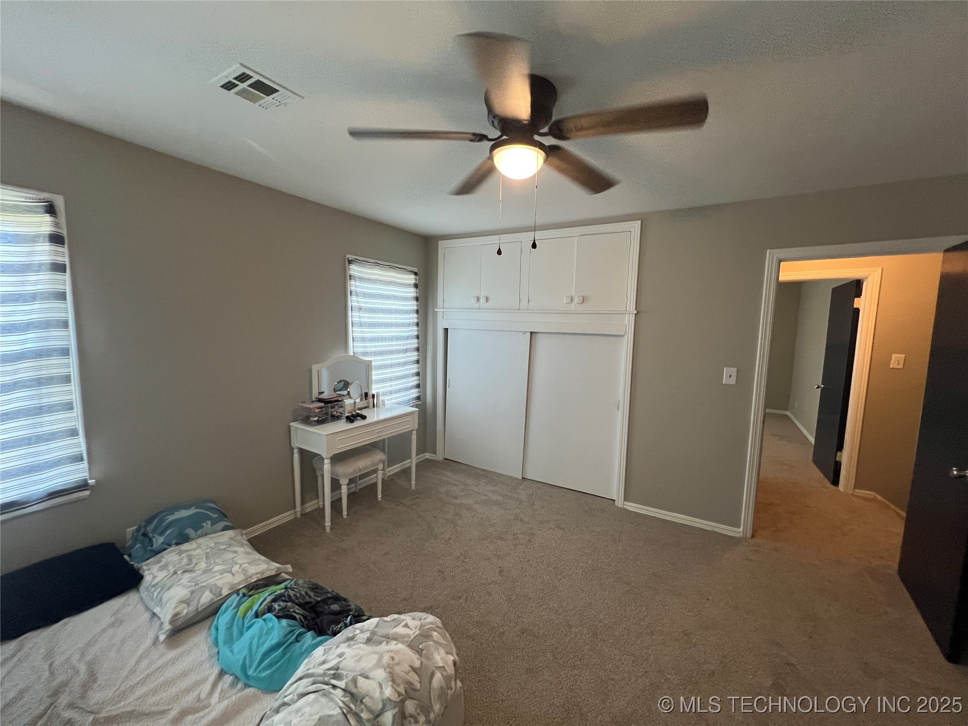 2145 S Dewey Avenue Property Photo 6