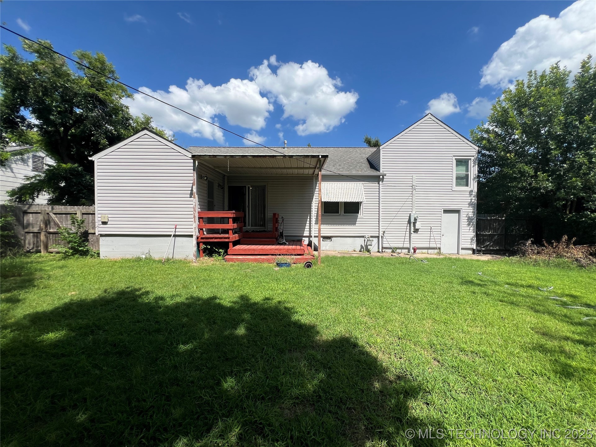 2145 S Dewey Avenue Property Photo 13