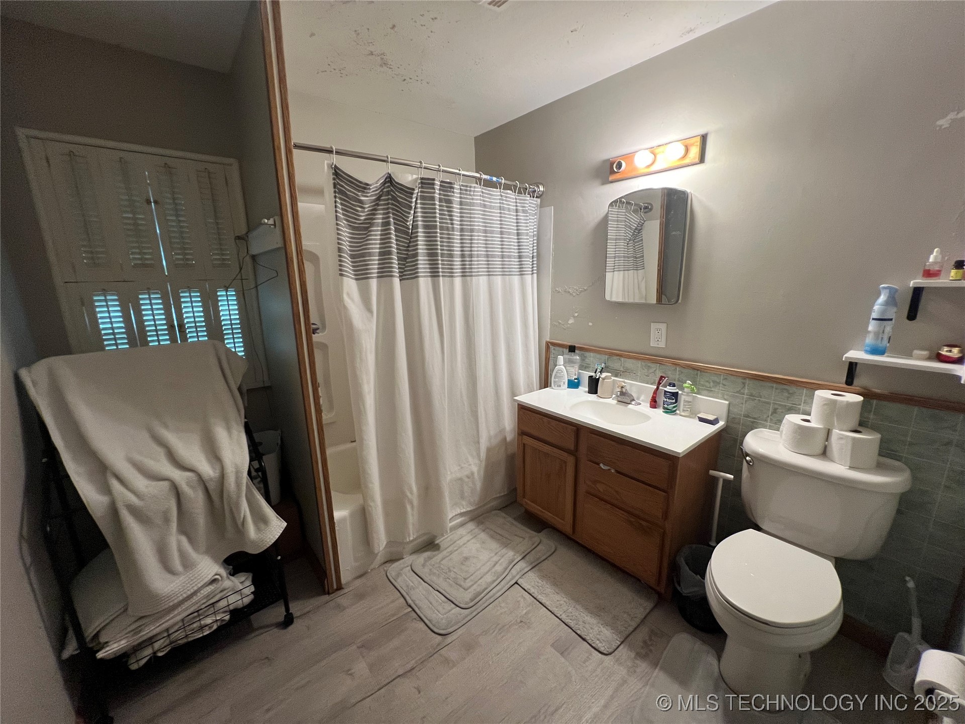 2145 S Dewey Avenue Property Photo 16