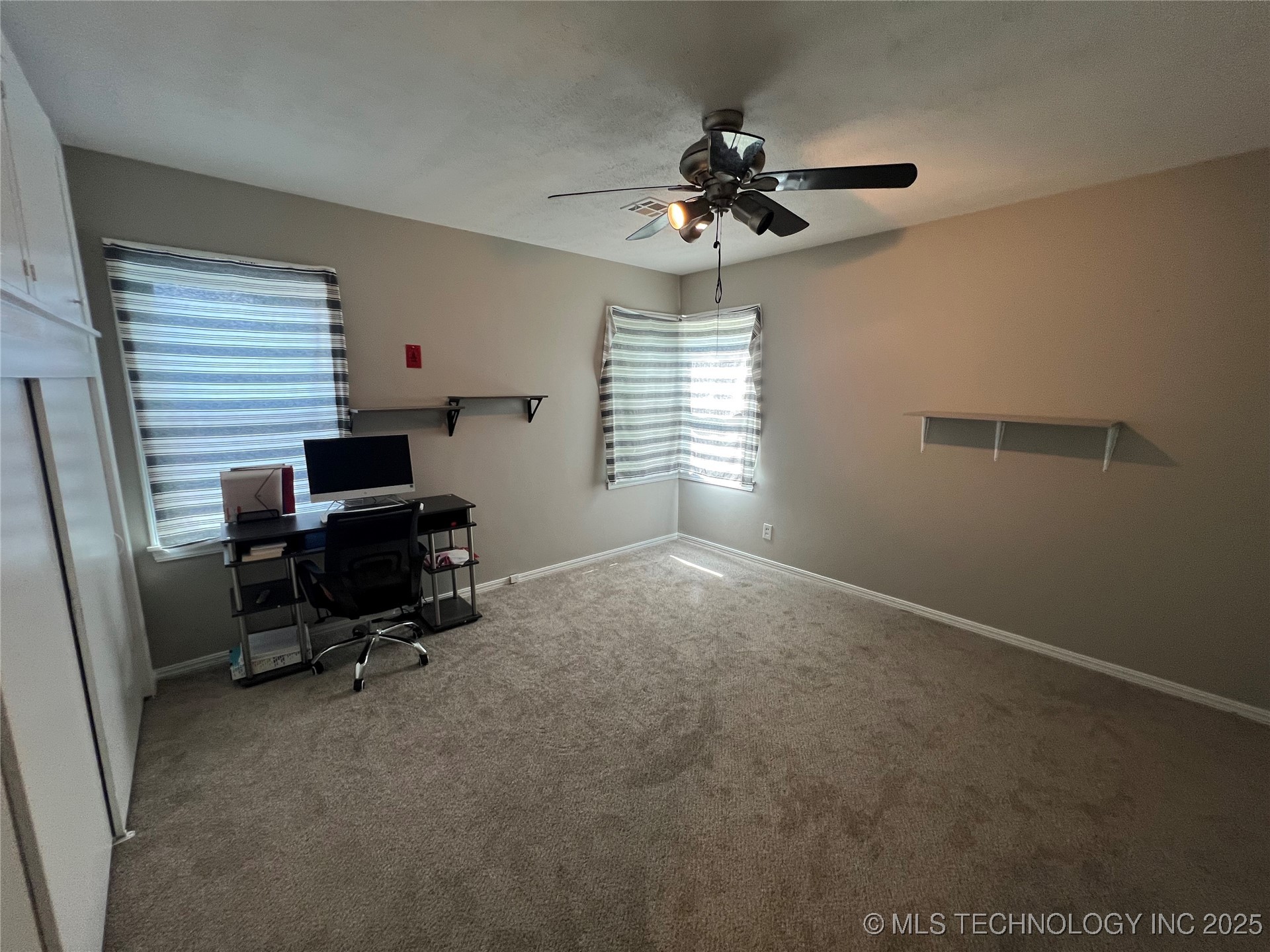 2145 S Dewey Avenue Property Photo 17