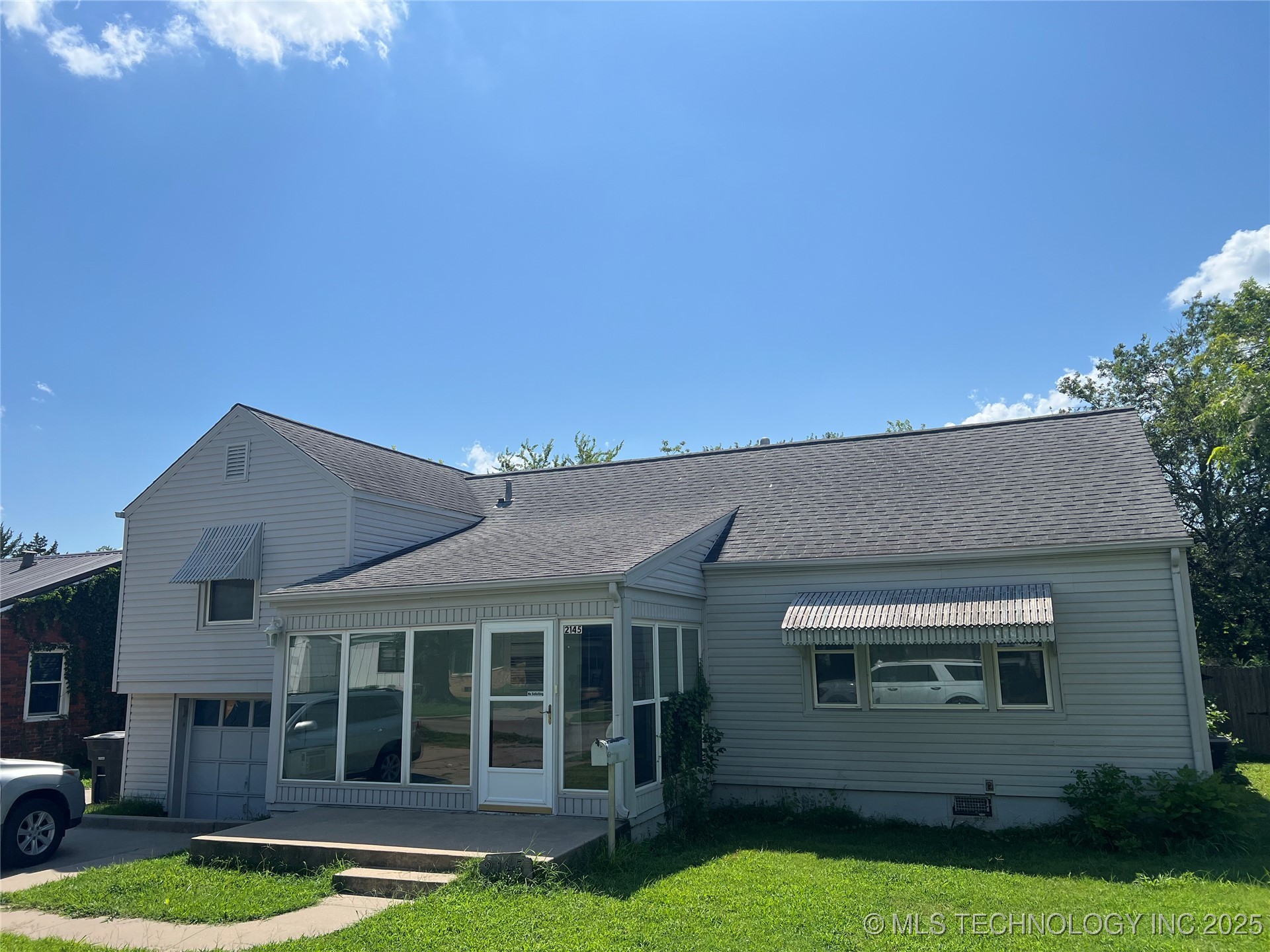 2145 S Dewey Avenue Property Photo 20