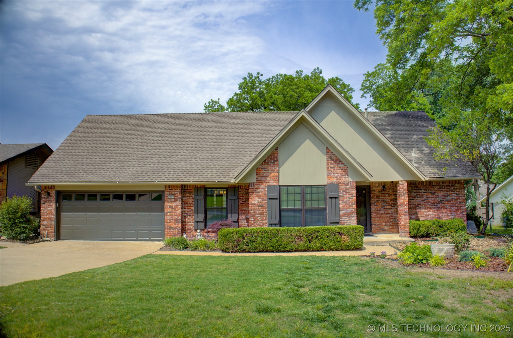 8242 S Sandusky Avenue Property Photo 1