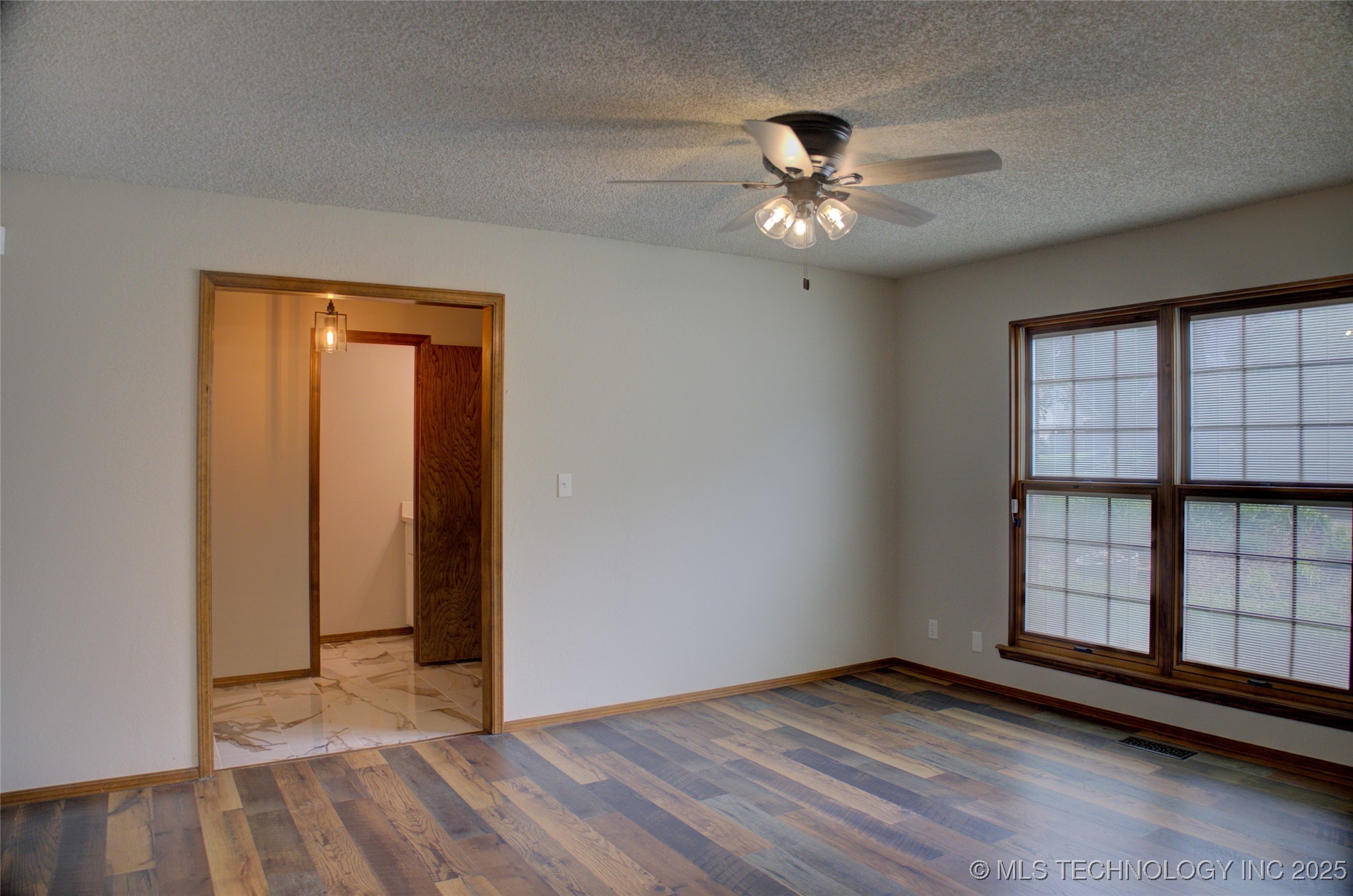 8242 S Sandusky Avenue Property Photo 7