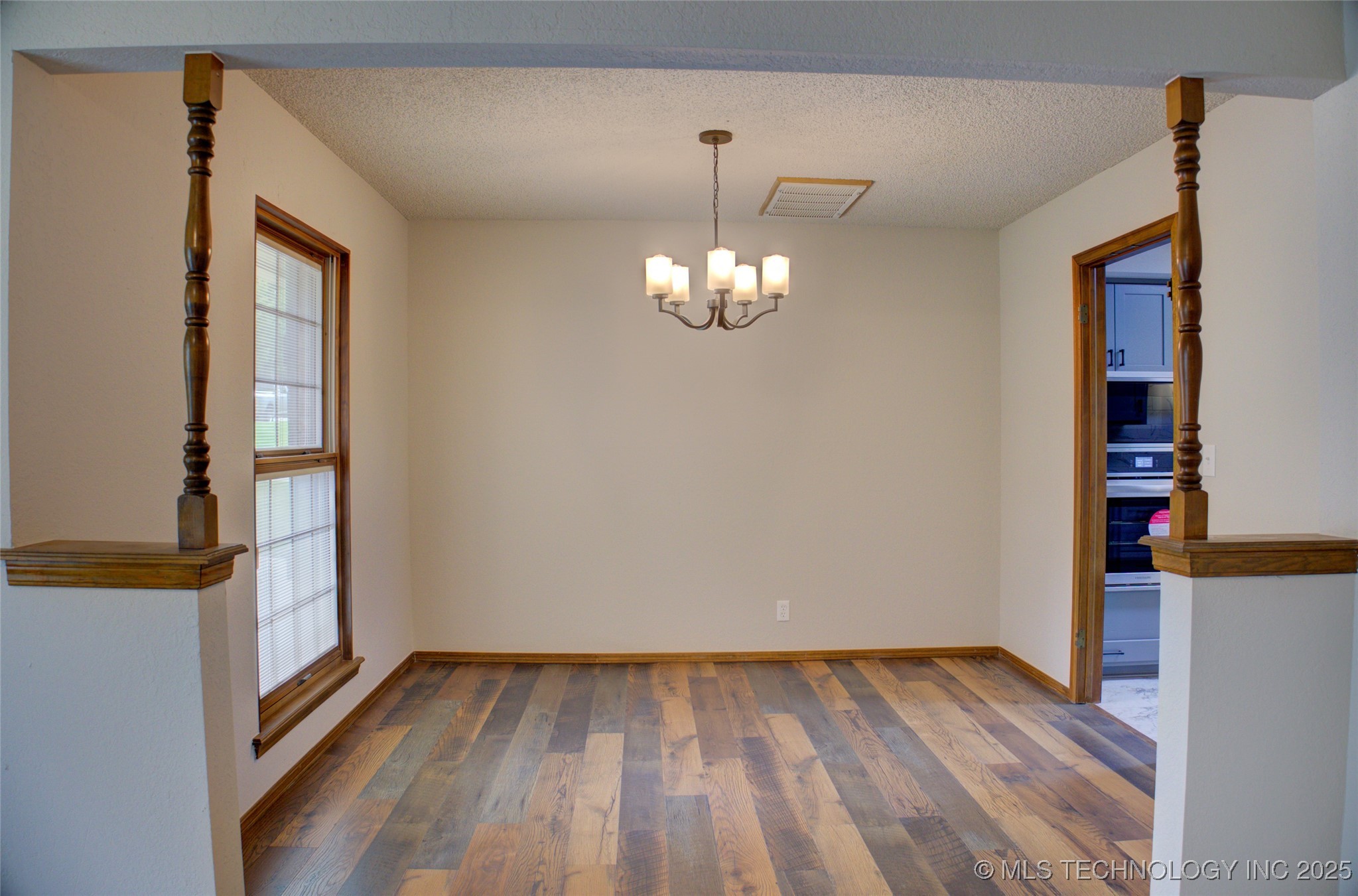 8242 S Sandusky Avenue Property Photo 8